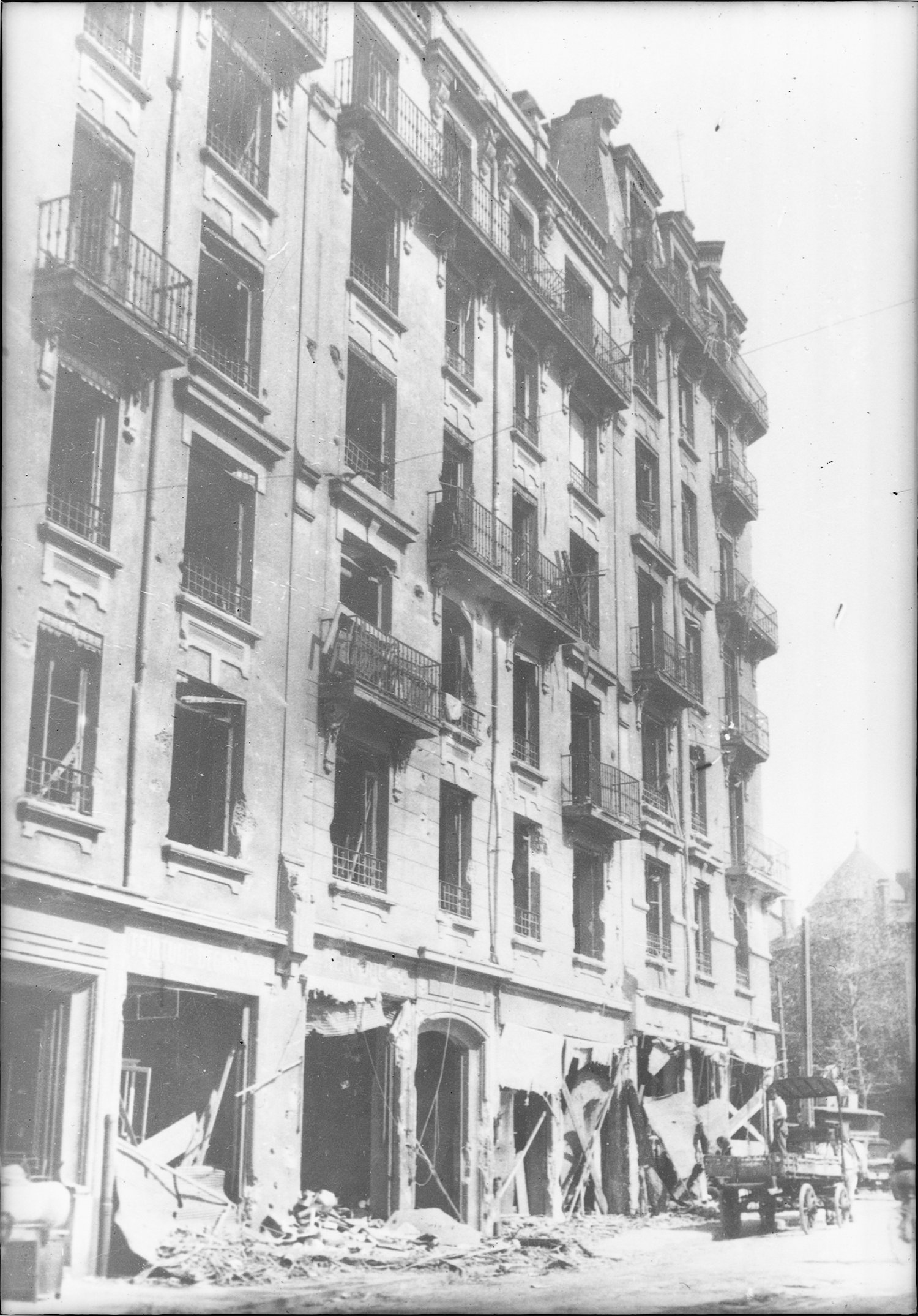 [Bombardement de Lyon par l'aviation alliée : un immeuble,  39-41 route de Vienne]