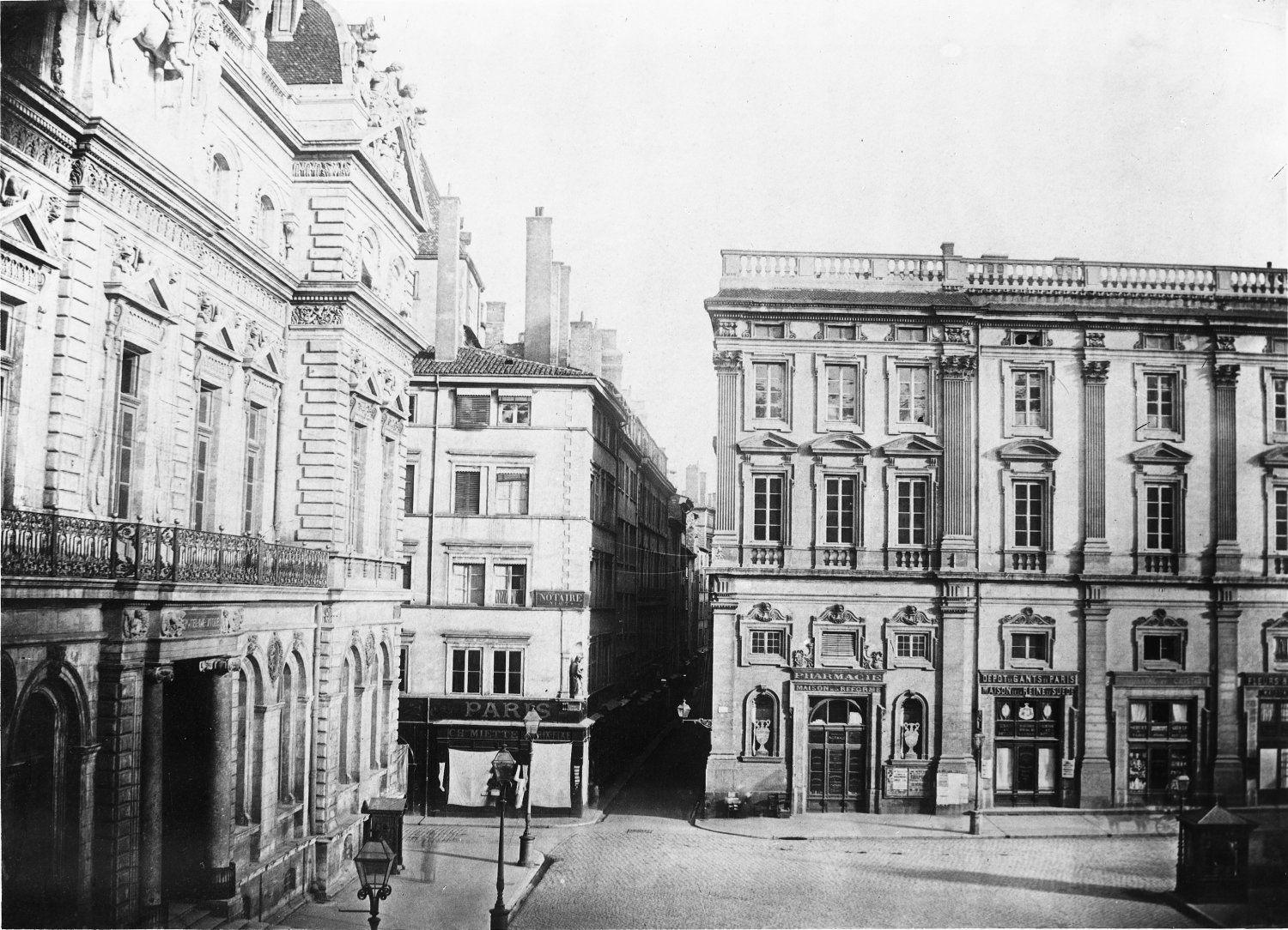 [Grands travaux d'urbanisme du Second Empire : vue avant les travaux d'ouverture de la rue de l'Impératrice et d'élargissement de la rue Laffont]