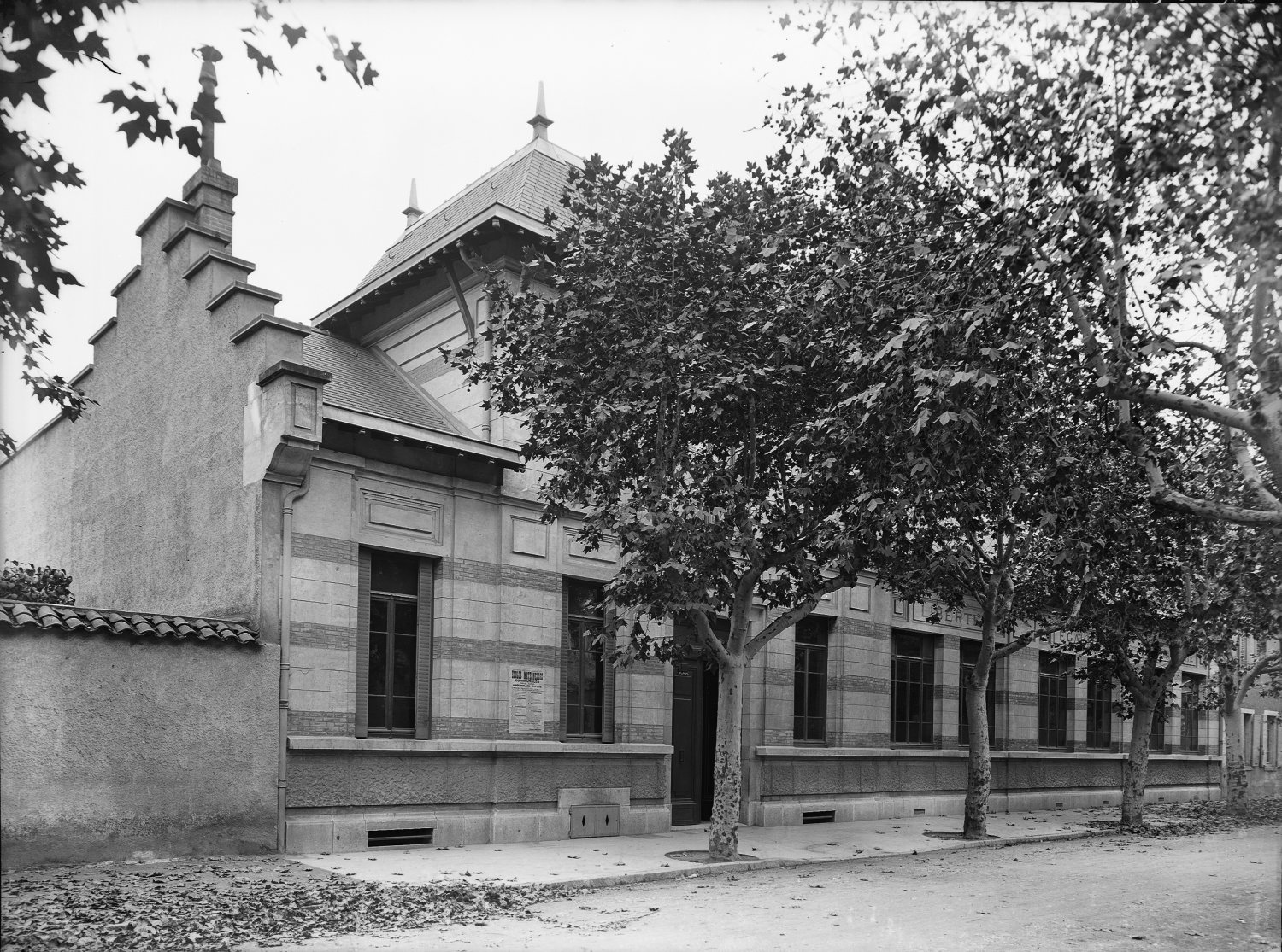 [Ecole maternelle de Montchat (Lyon 3e)]