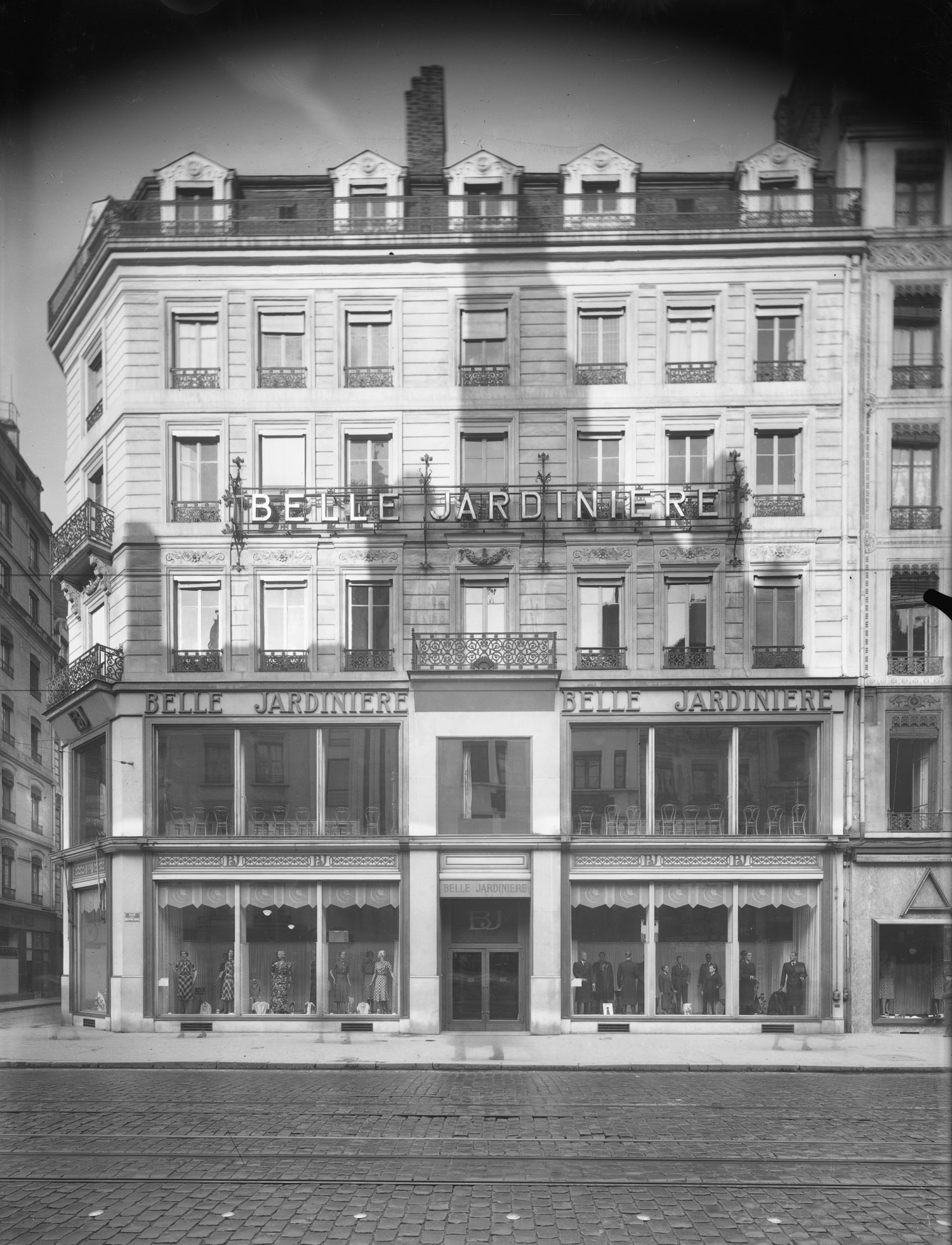 [Magasin "La Belle Jardinière", 62 rue de la République]