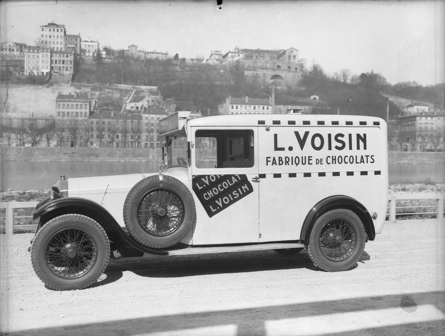 [Maison Léon Voisin]