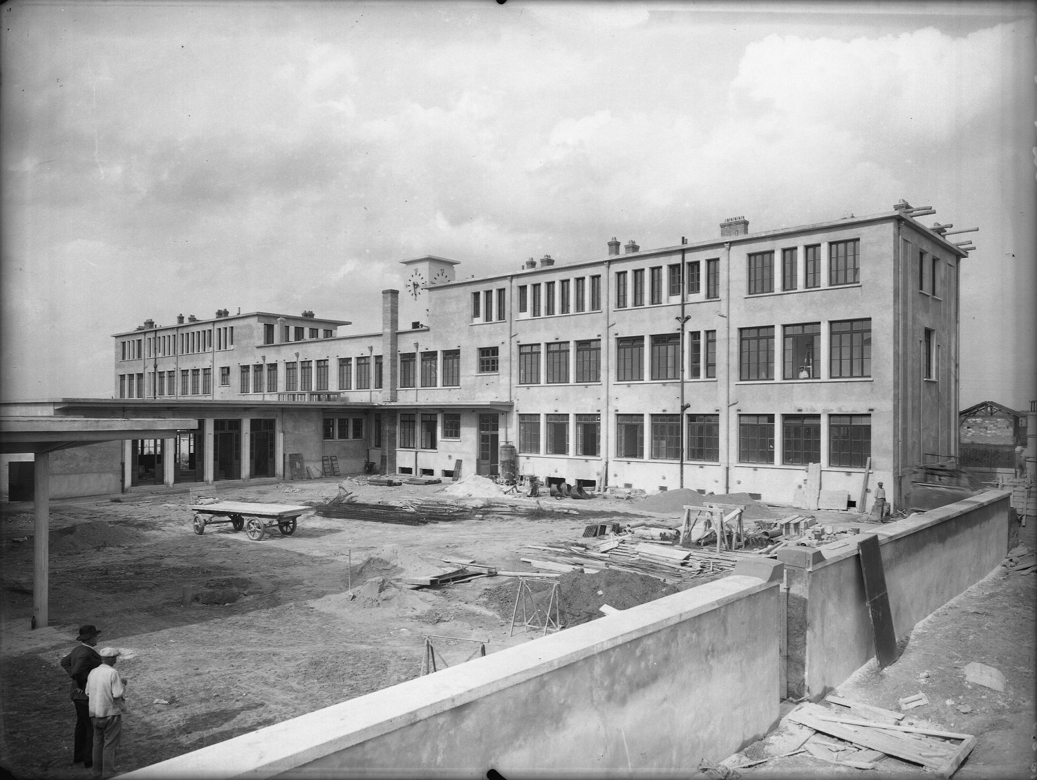 [Groupe scolaire Pasteur : façade postérieure en travaux]