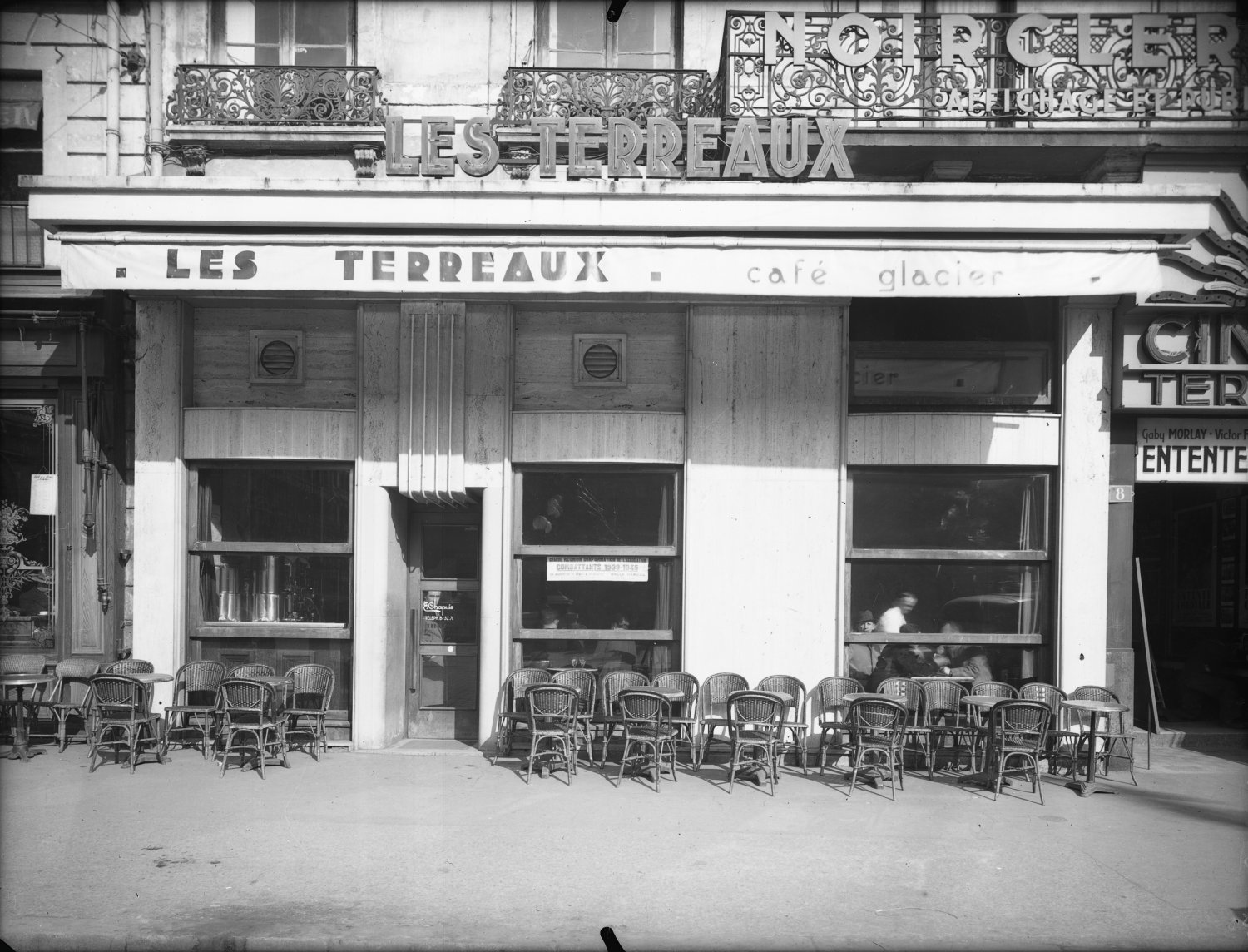 [Café "Les Terreaux", place des Terreaux]