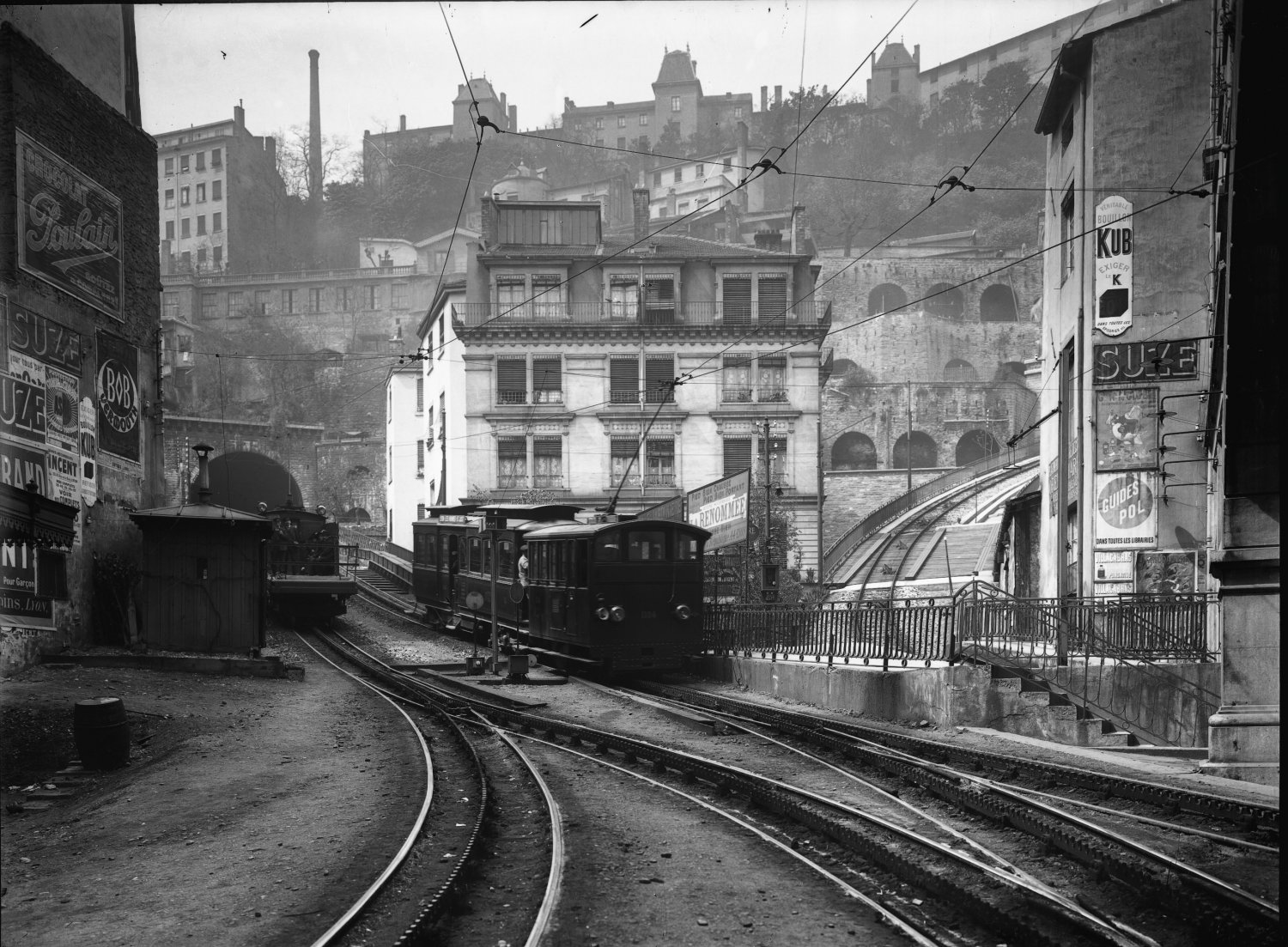 [Transport urbain : funiculaire Saint-Jean - Fourvière]