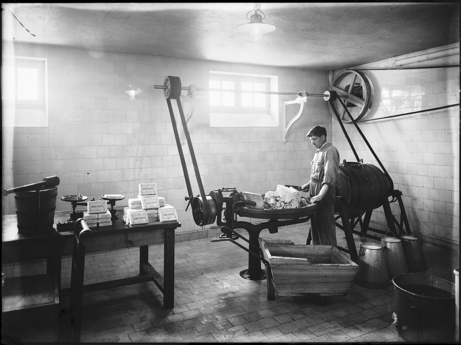 [Ecole d'agriculture de Cibeins : fabrication du beurre]