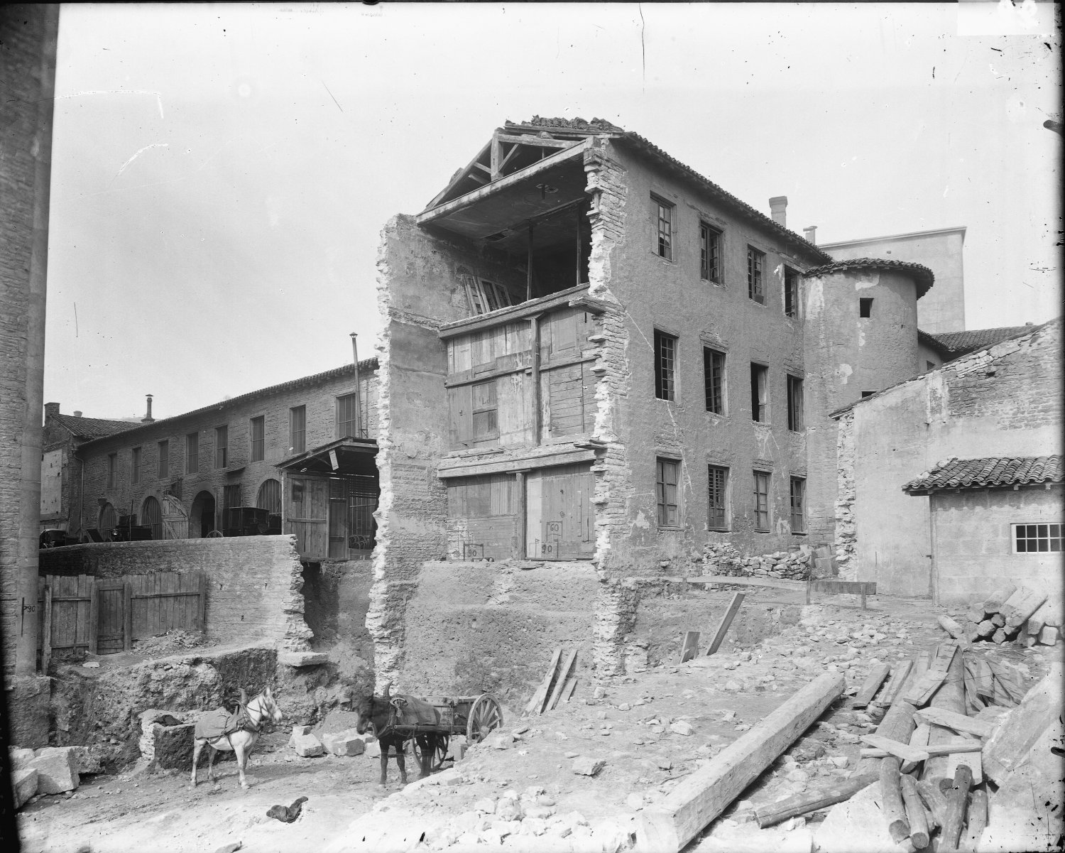 [Démolition de l'ancien hôpital de la Quarantaine]