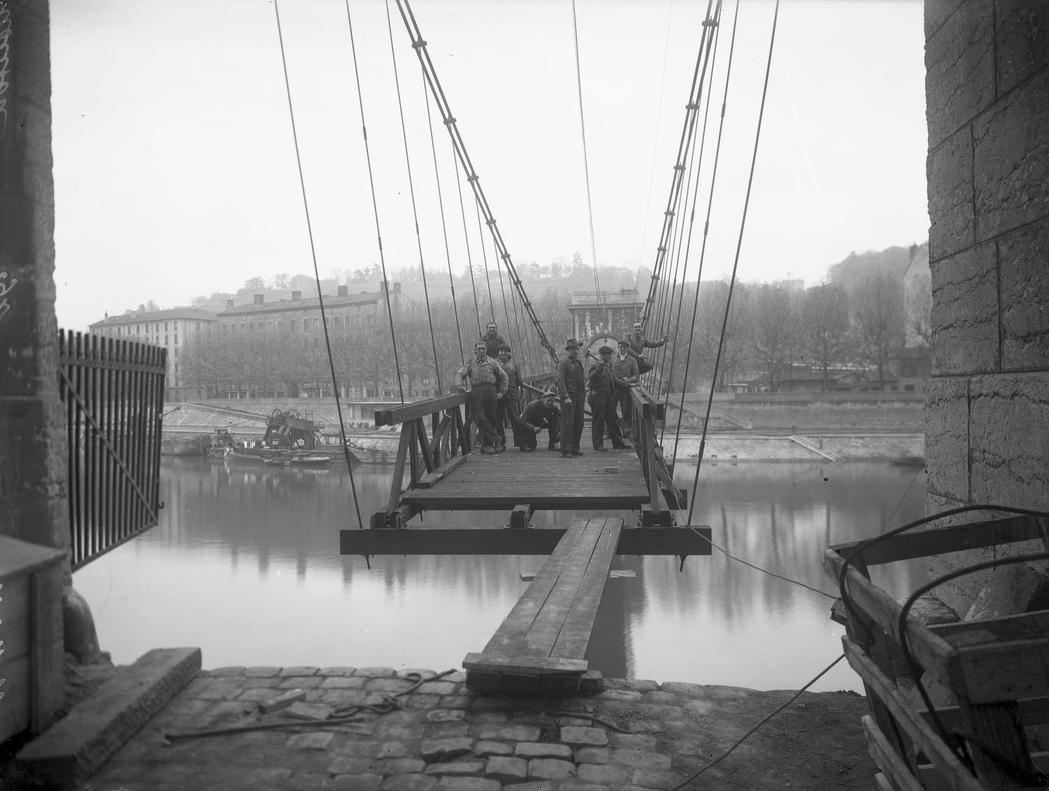 [Recontruction du pont Mouton]