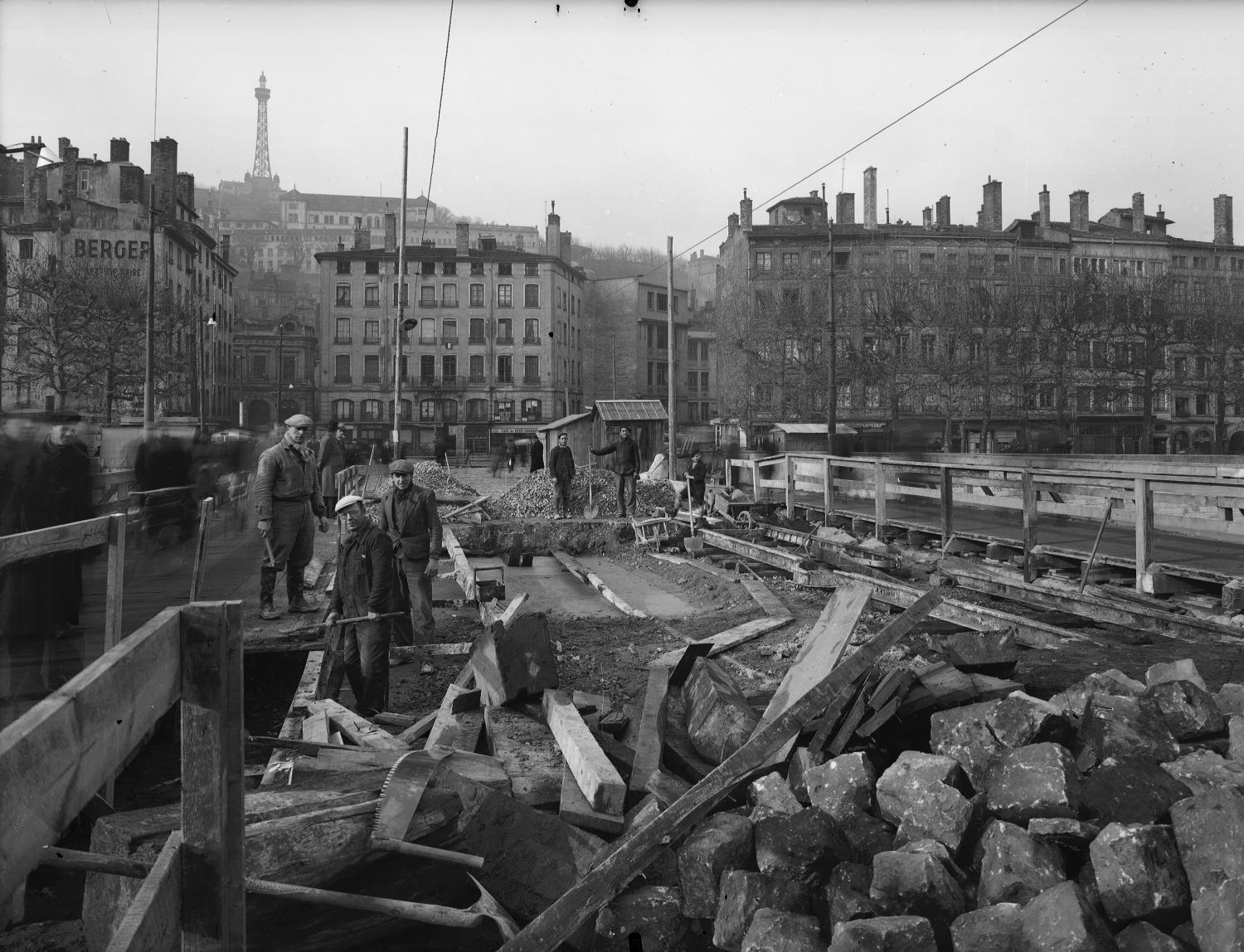 [Reconstruction du pont du Change]