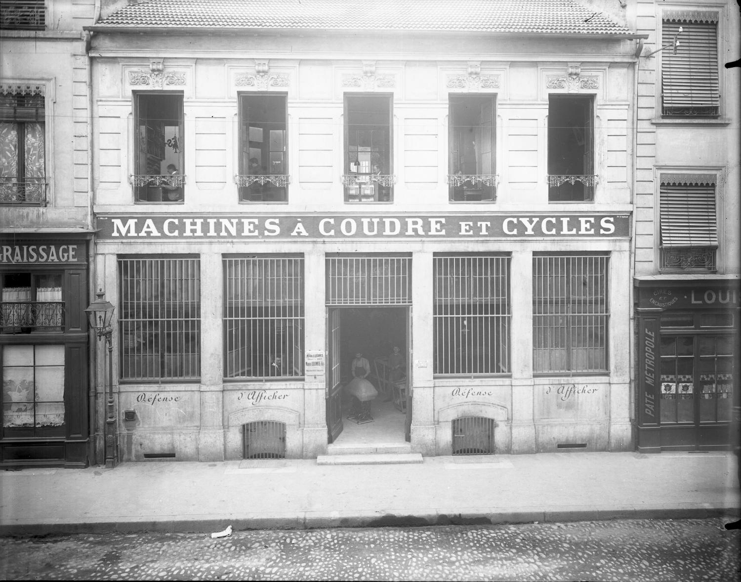 [Maison I. Lecomte et fils : façade du magasin de gros]