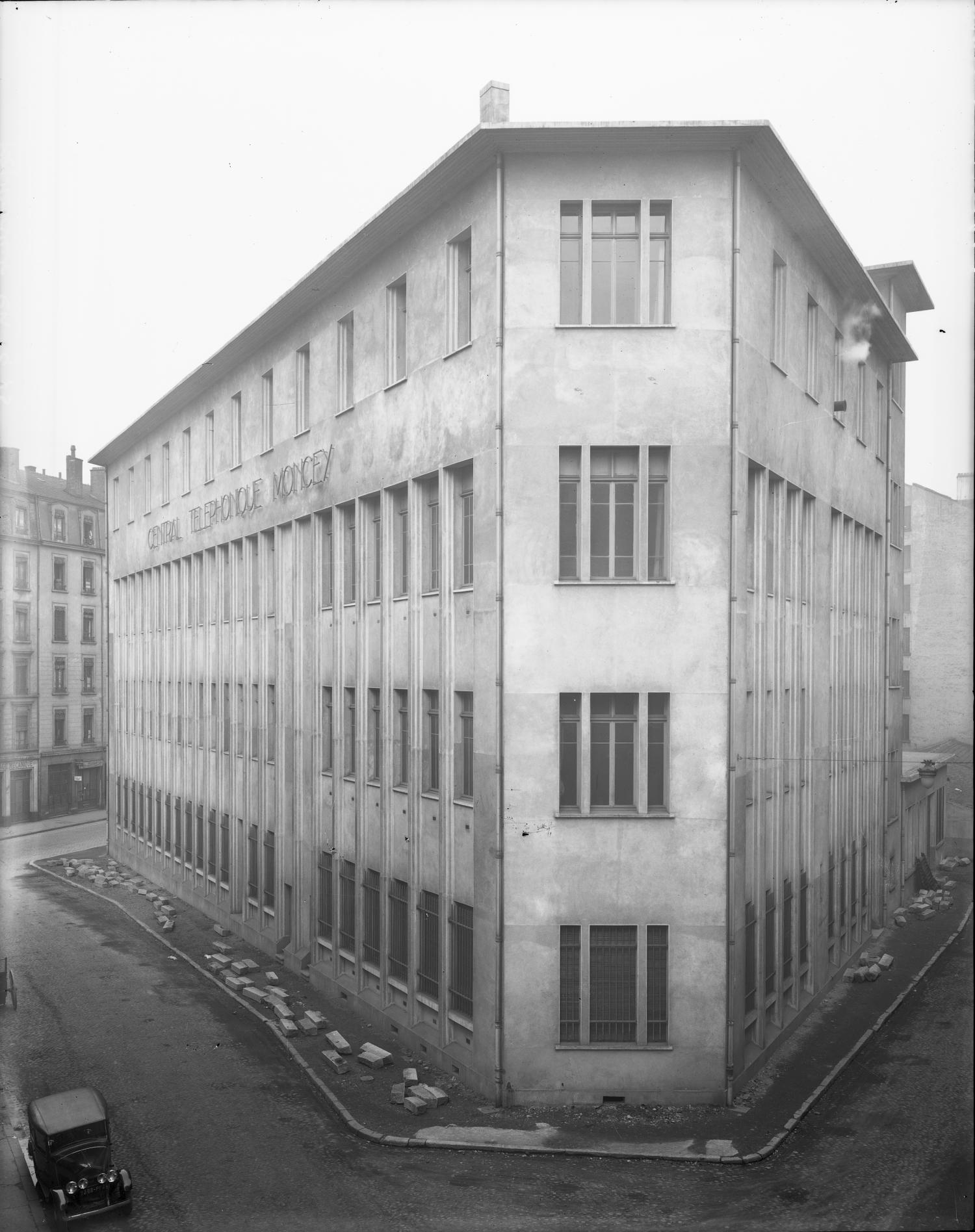 [Central téléphonique Moncey, rue Vaudrey]