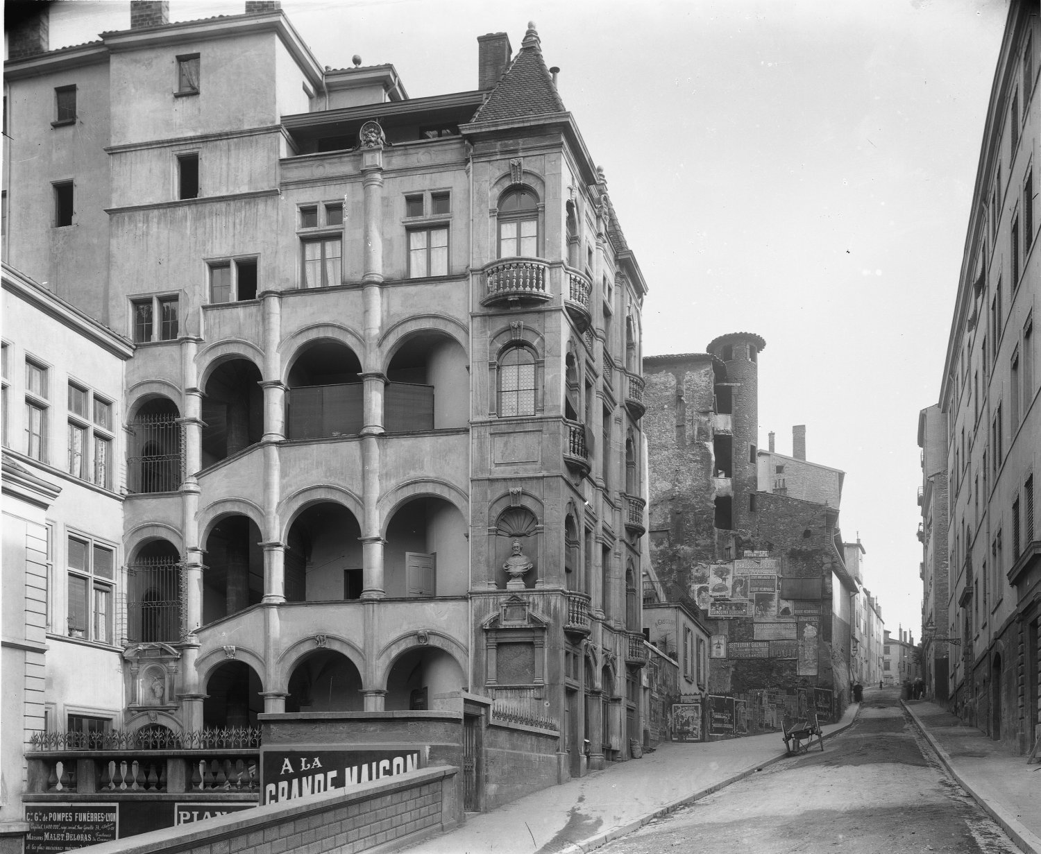 [Maison Montbrillat et montée Saint-Barthélemy]