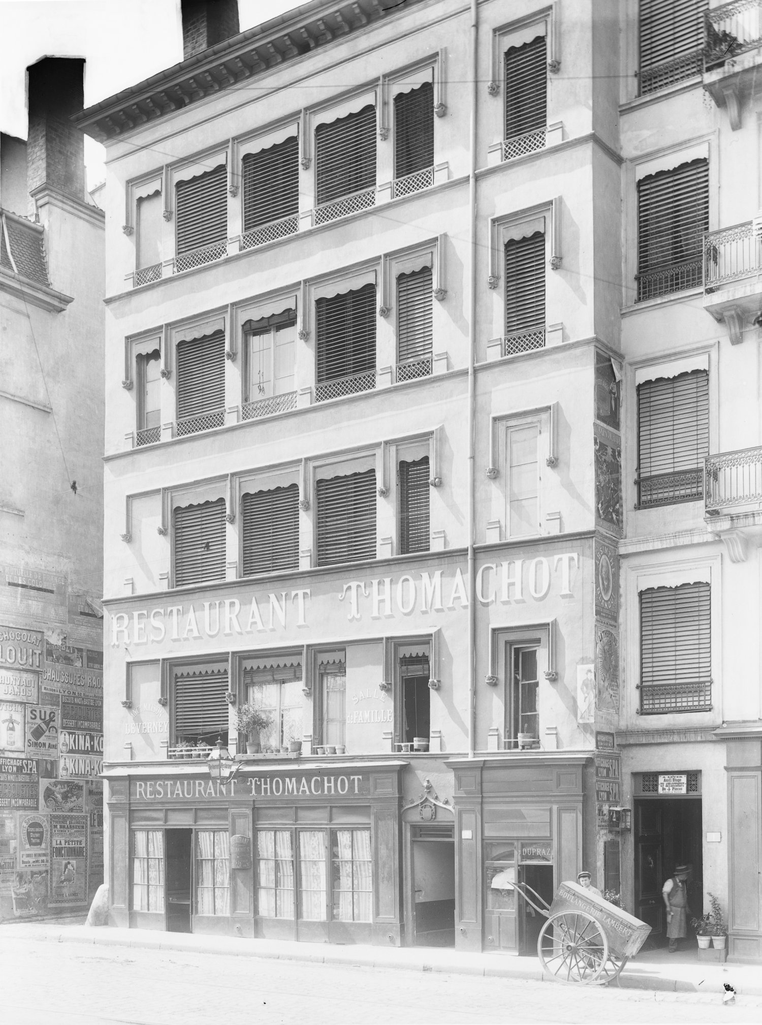 [Maison Benoît : devanture du restaurant Thomachot]