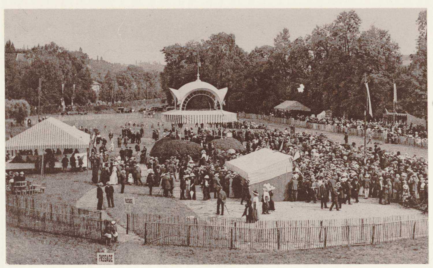 [Champ de courses : Charbonnières-les-Bains, au début du XXe siècle]