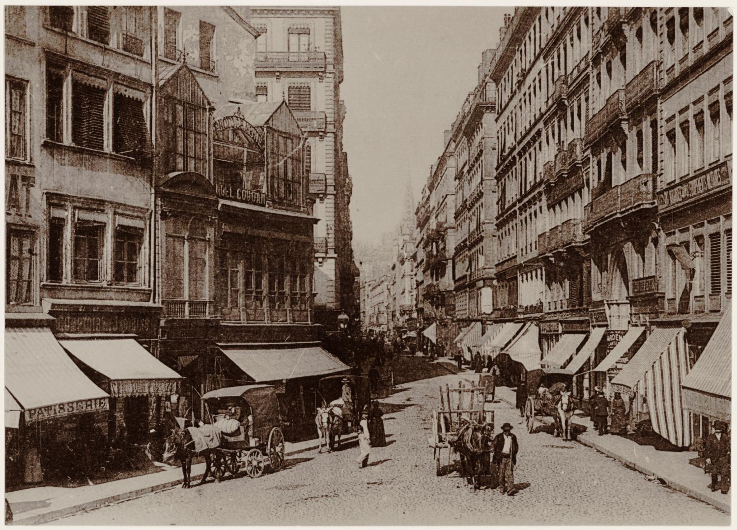 [La Rue Centrale et l'atelier du photographe Noël Coudan]