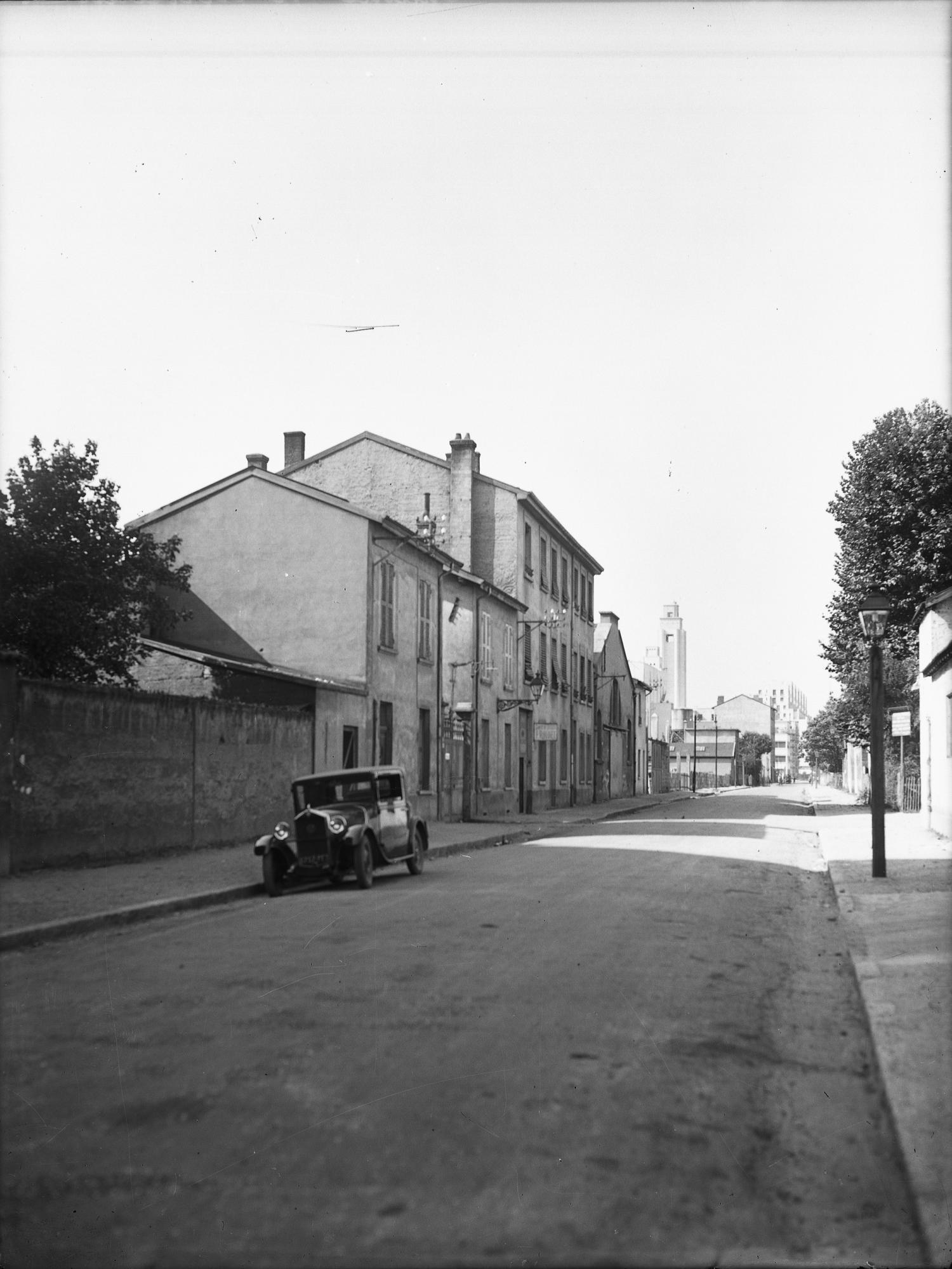 [La Rue Paul-Verlaine à Villeurbanne]