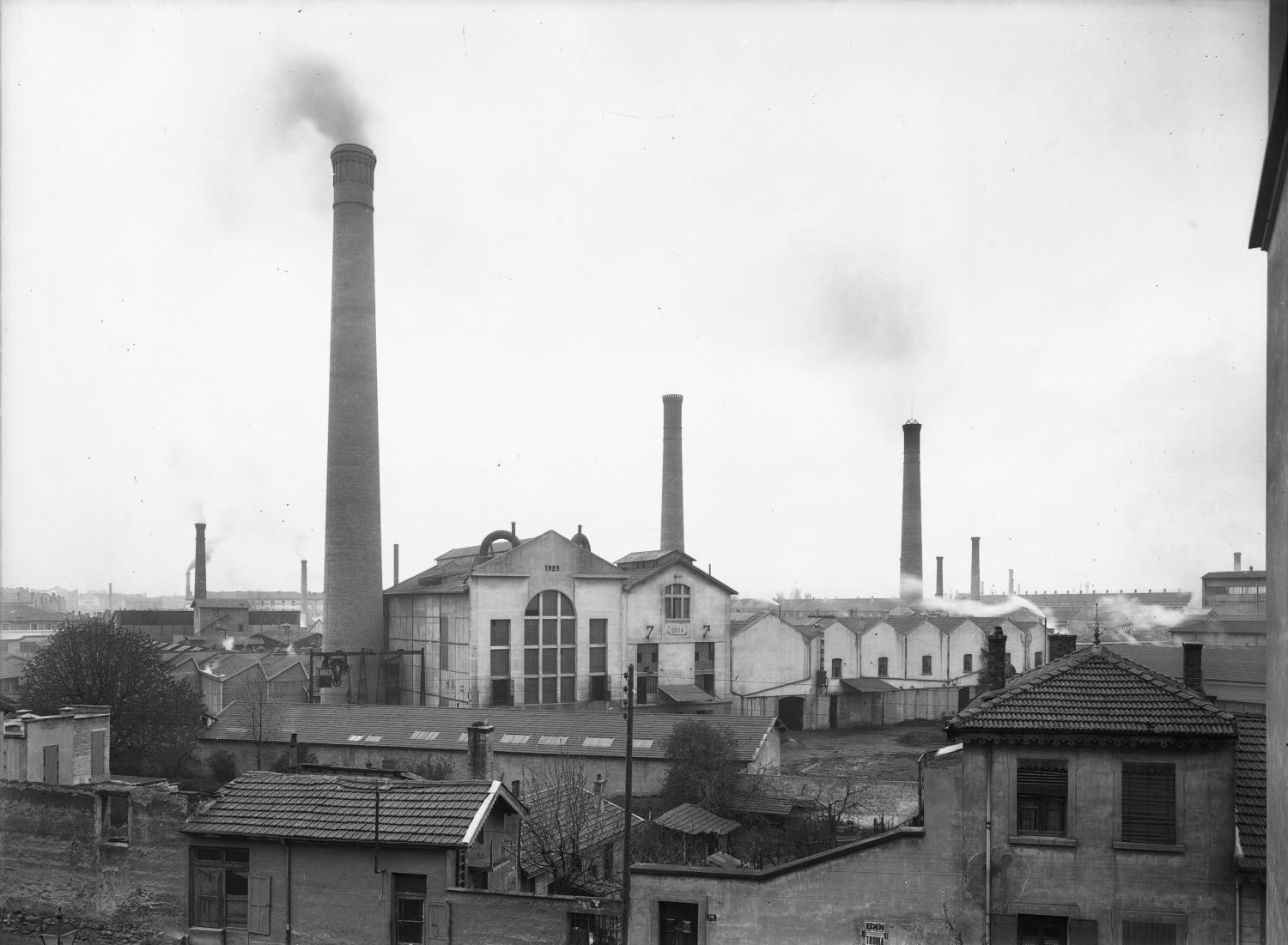 [Vue de l'usine Gillet, depuis le boulevard Eugène Réguillon]