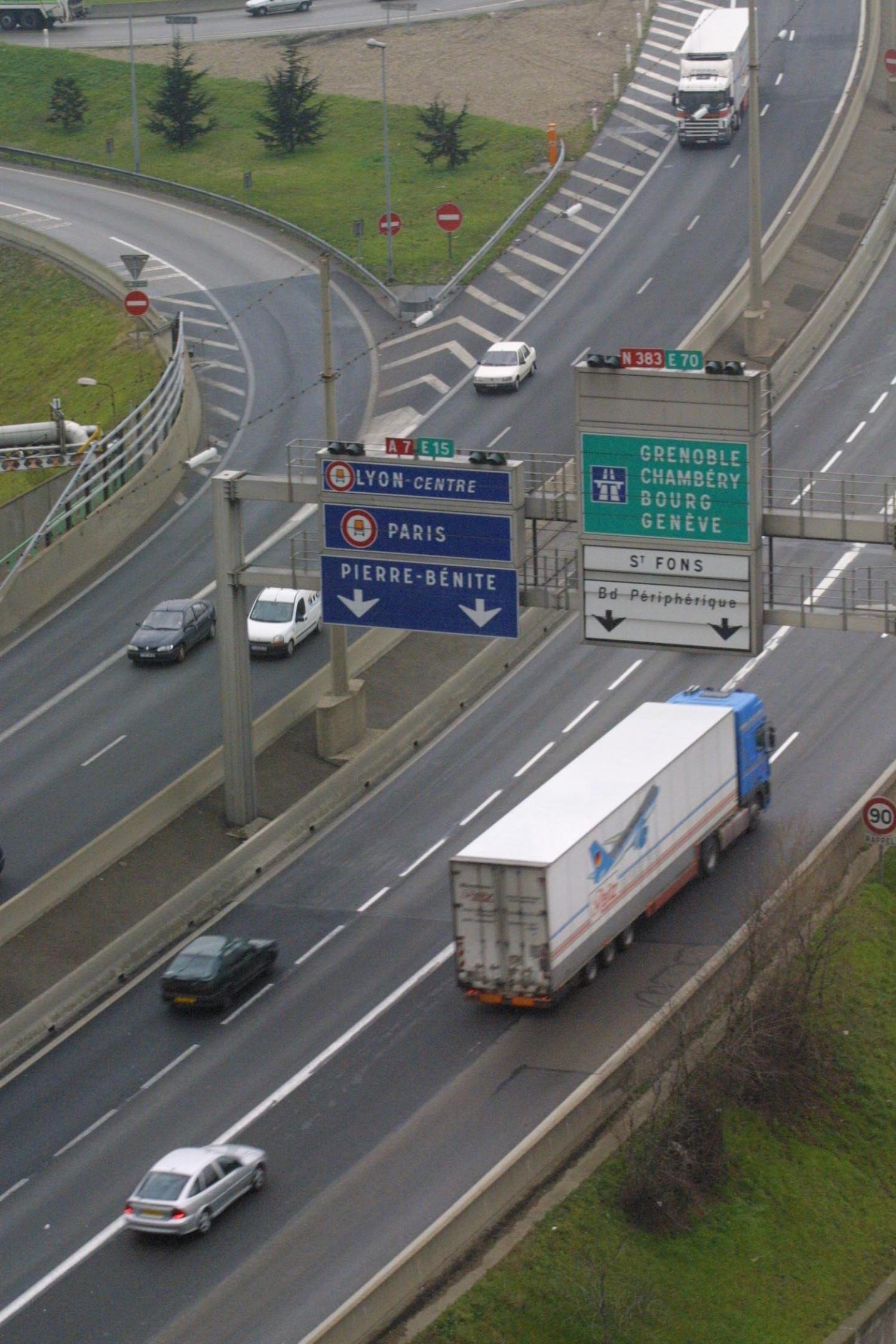 [Autoroute A7, entrée Sud de Lyon (vue aérienne)]