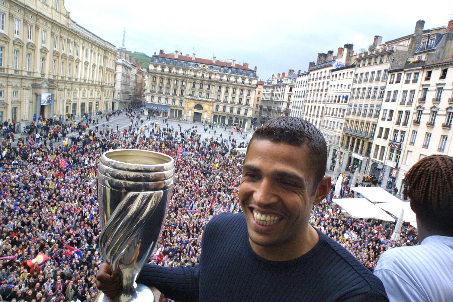 [Victoire de l'Olympique lyonnais en Coupe de la Ligue : réception de l'équipe à l'hôtel de ville de Lyon]