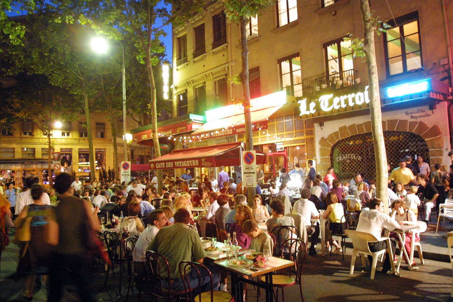 [Terrasses de restaurants et de cafés à Lyon]
