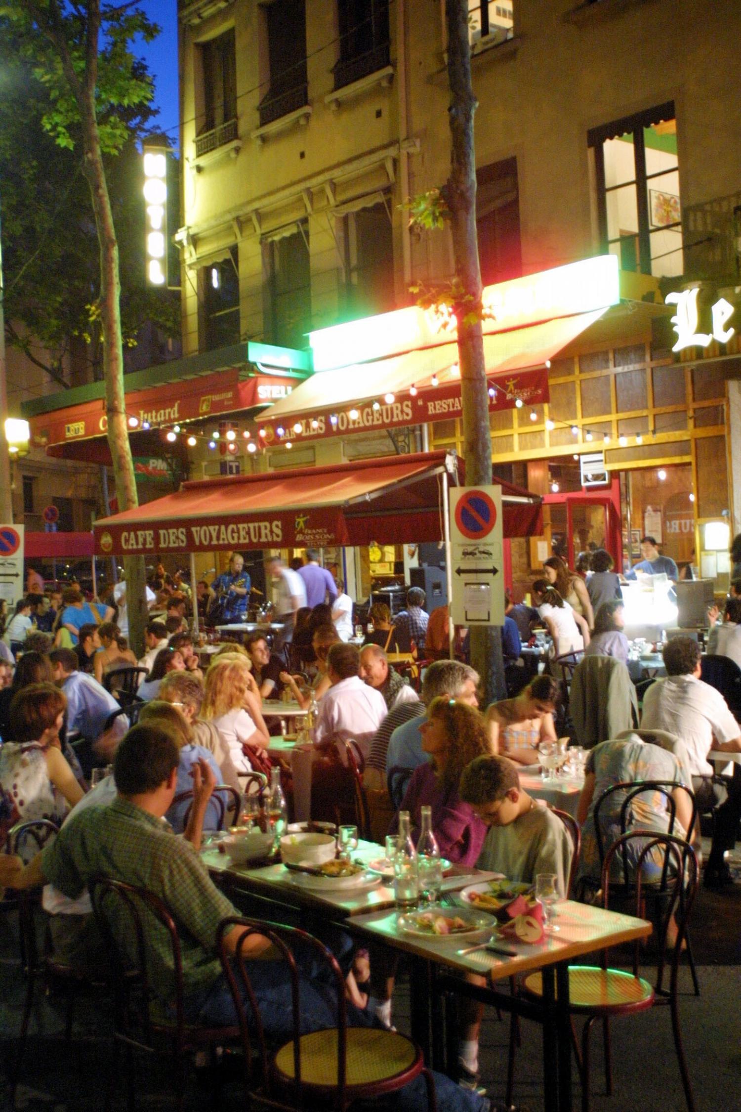 [Terrasses de restaurants et de cafés à Lyon]