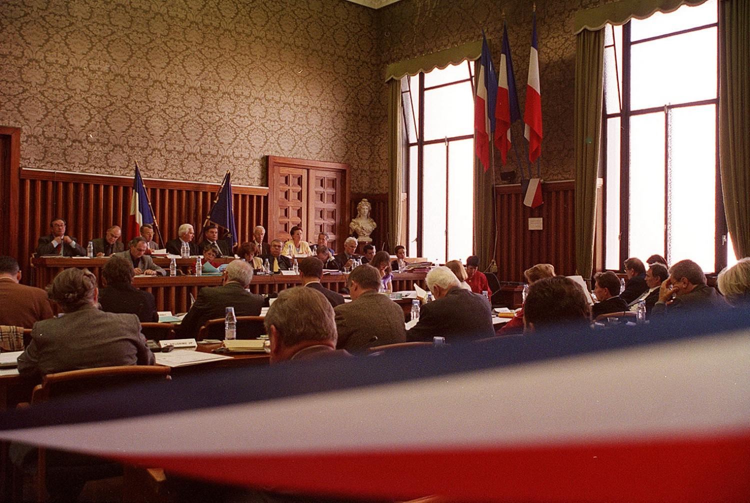 [Conseil général du Rhône : séance du 27 octobre 2000 délocalisée à l'hôtel de ville de Villeurbanne]