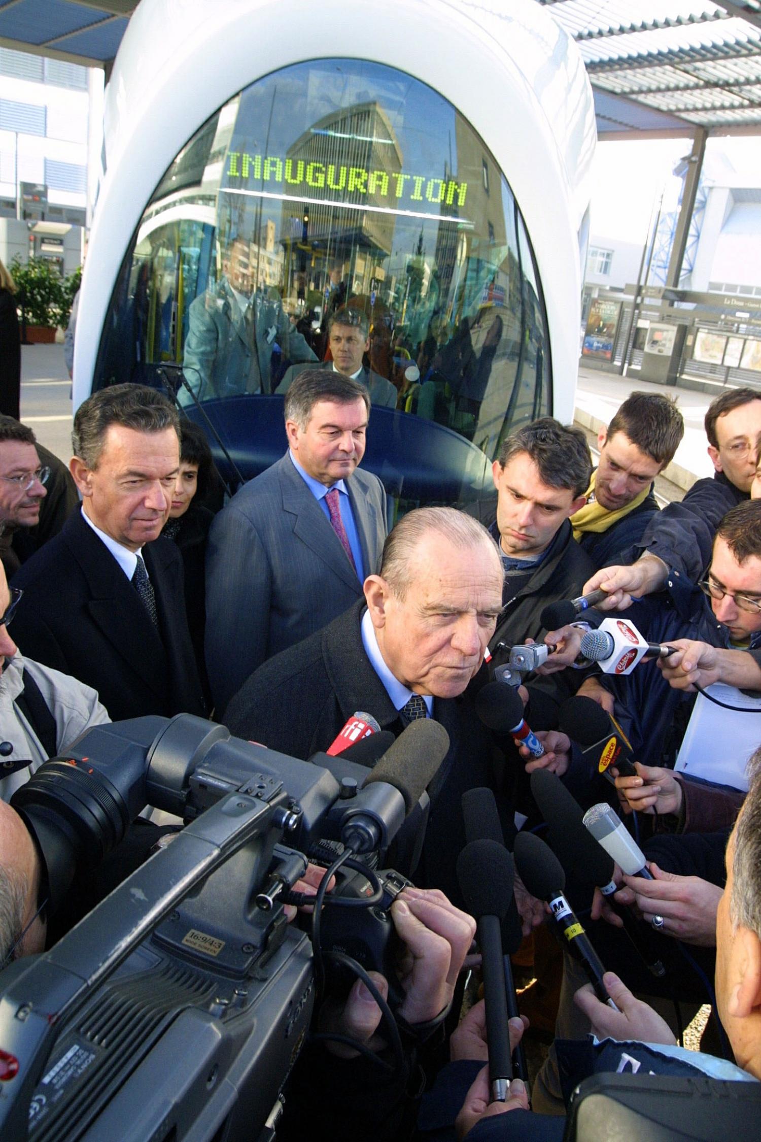 [Transports en commun lyonnais : inauguration du tramway]