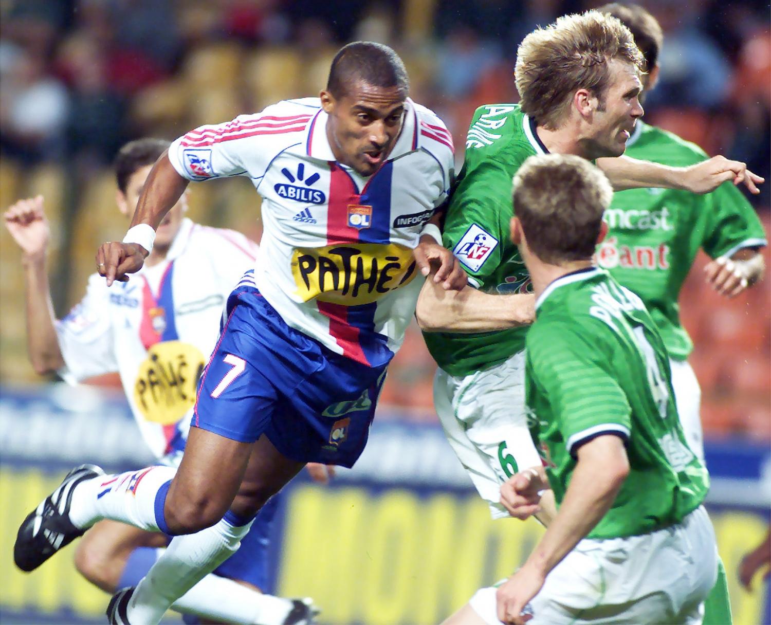 [Football : AS Saint-Etienne -  Olympique lyonnais (2-2)]
