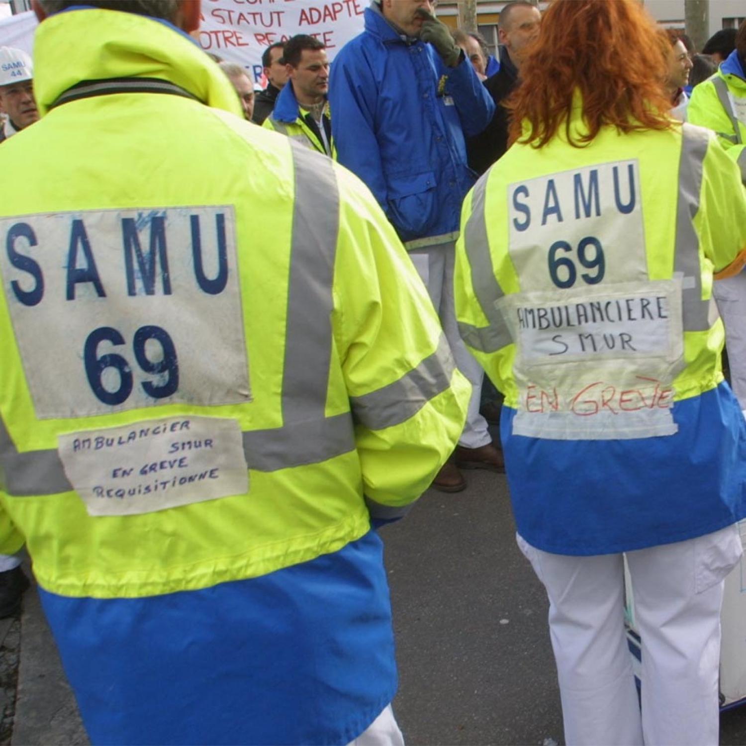 [Manifestation des ambulanciers du Samu à Lyon]