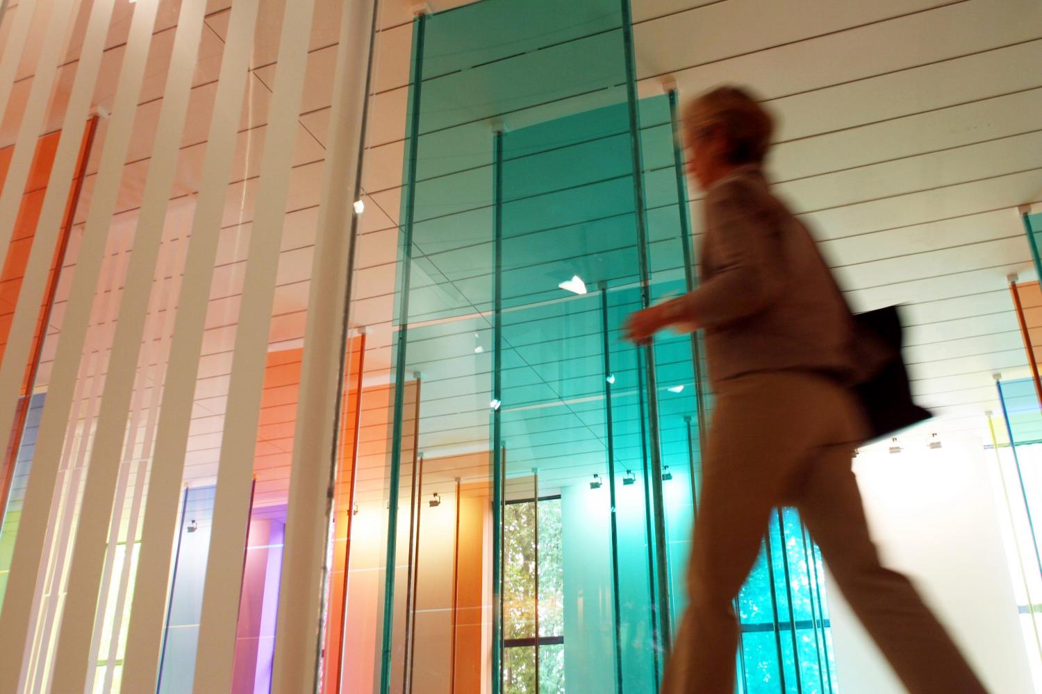 [8e Biennale d'art contemporain de Lyon (2005). La salle Daniel Buren au Musée d'art contemporain]