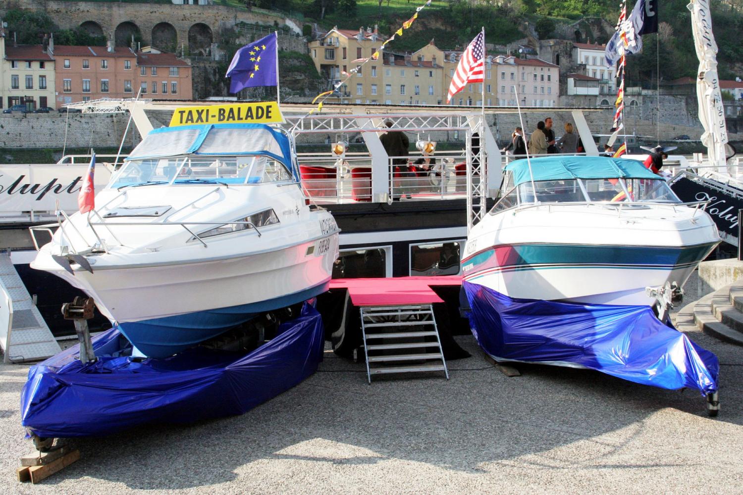 [Les bateaux-taxis lyonnais]