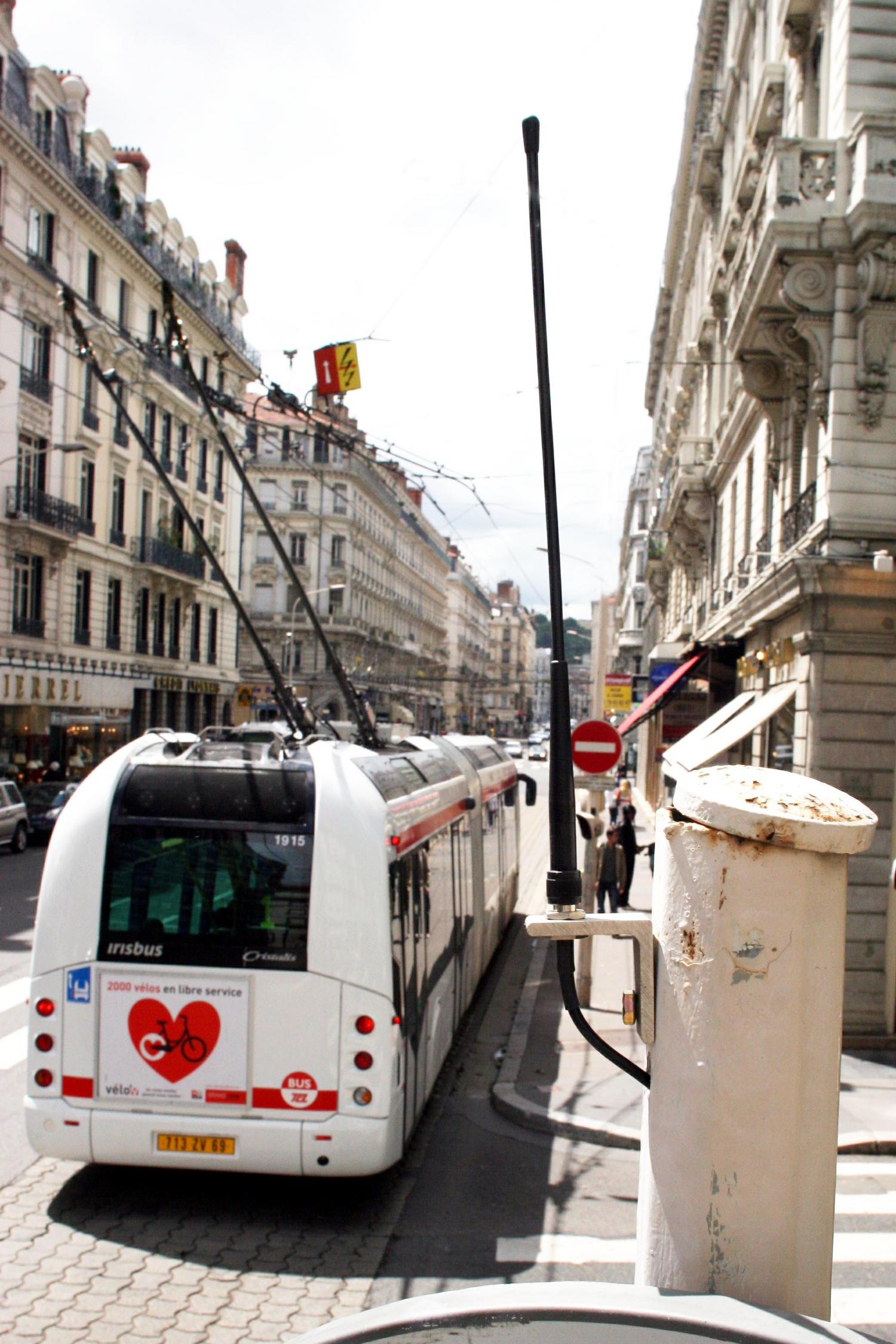 [Transports en commun lyonnais : système de détection radio sur la ligne 1]