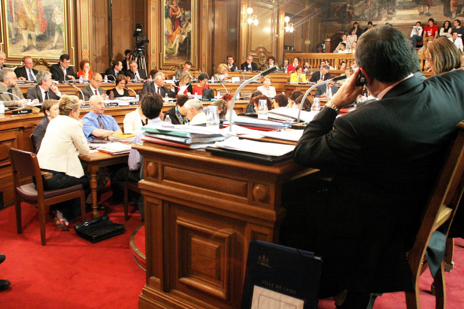 [Conseil municipal de Lyon : séance du 2 mai 2005]