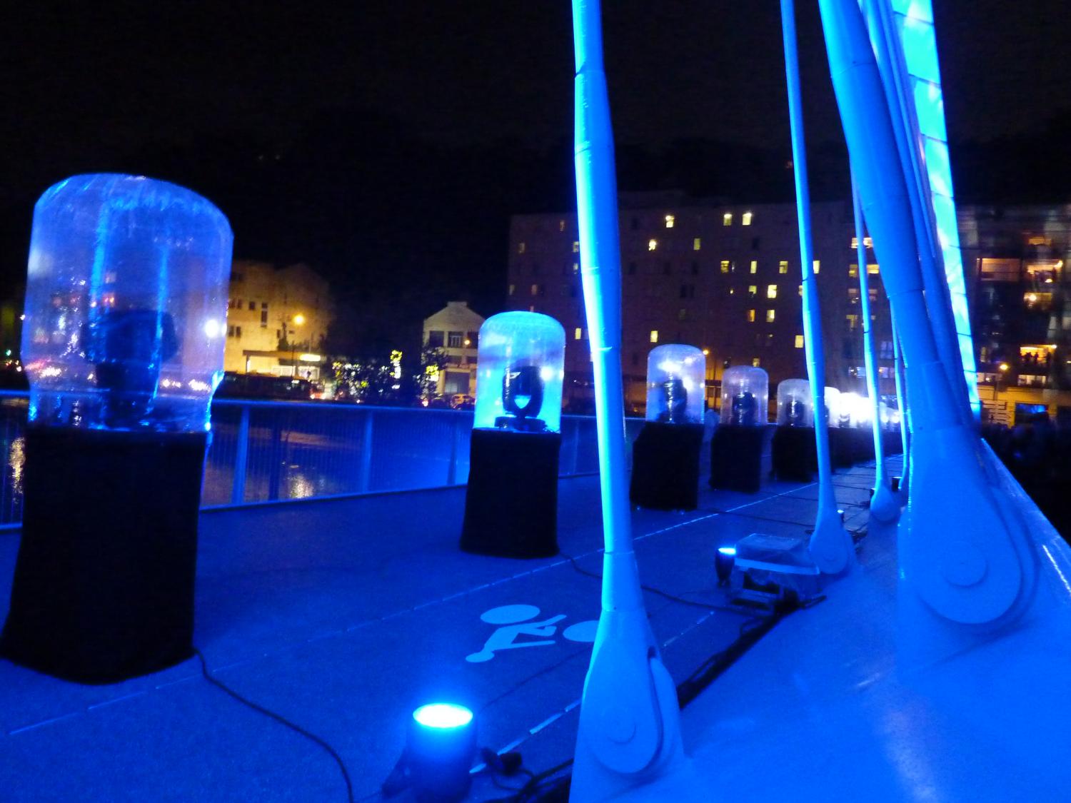 Dispositif d'éclairage sur le pont Schuman lors de son inauguration