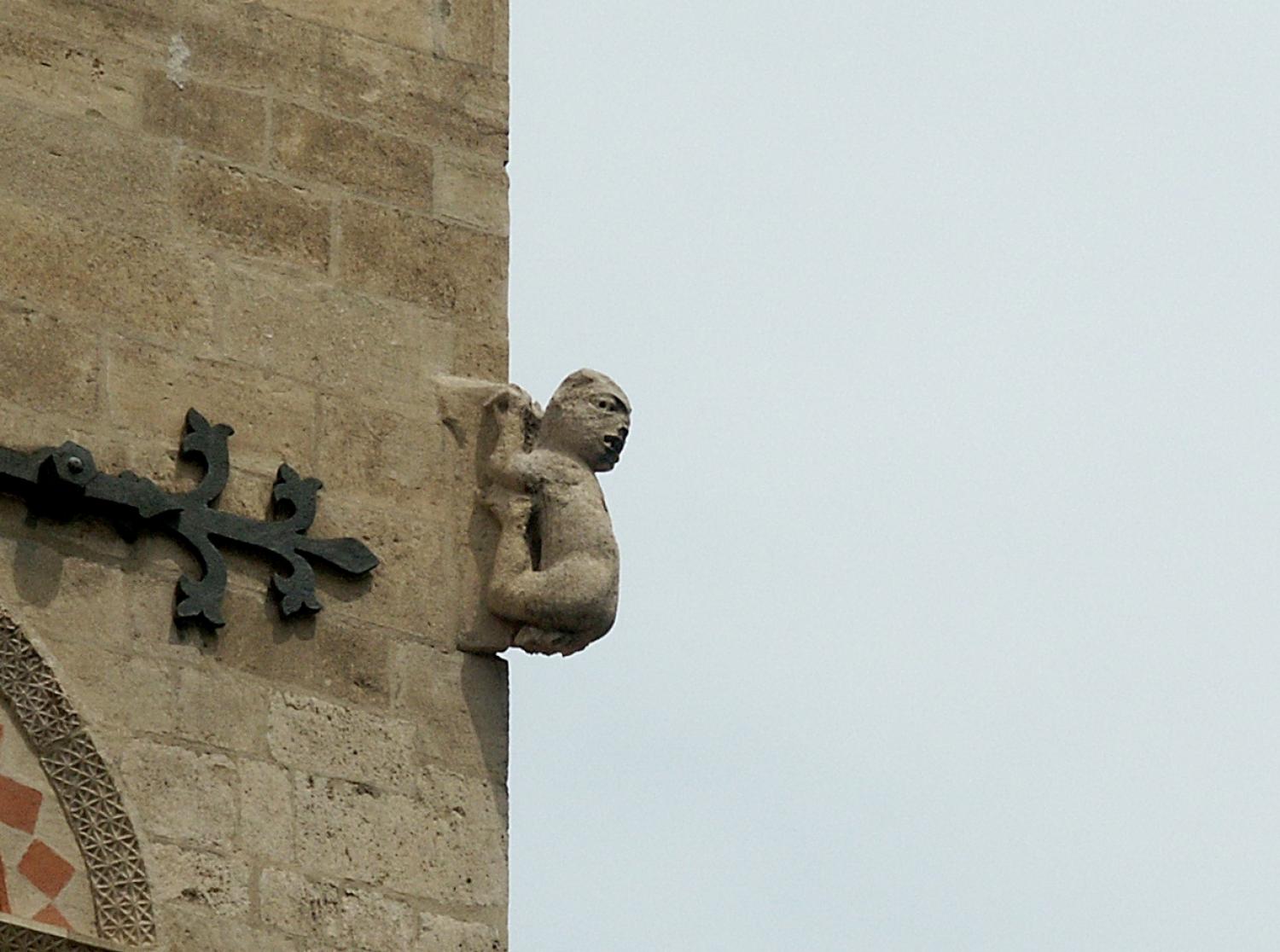 La Basilique Saint-Martin d'Ainay, acrobate symbolisant la spiritualité accomplie