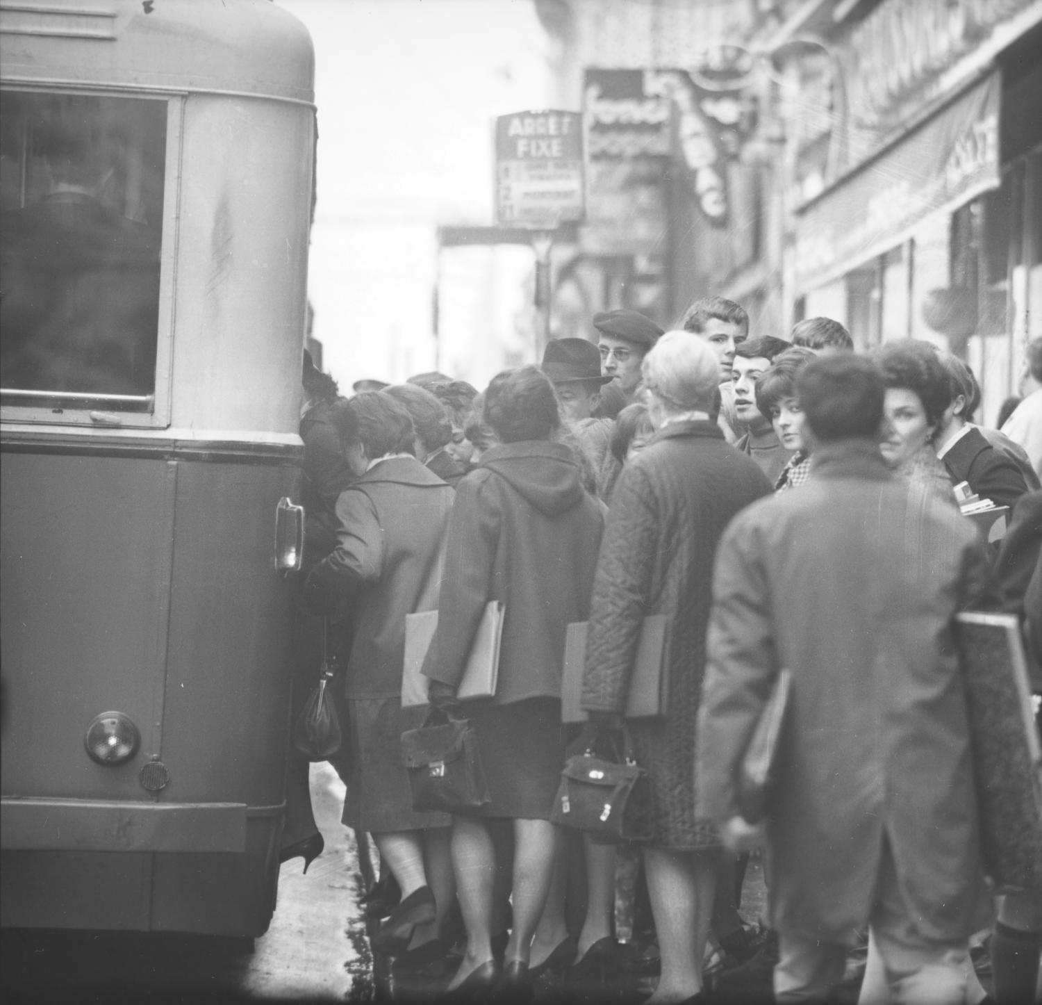 Circulation en ville -- Automobile et Piétons