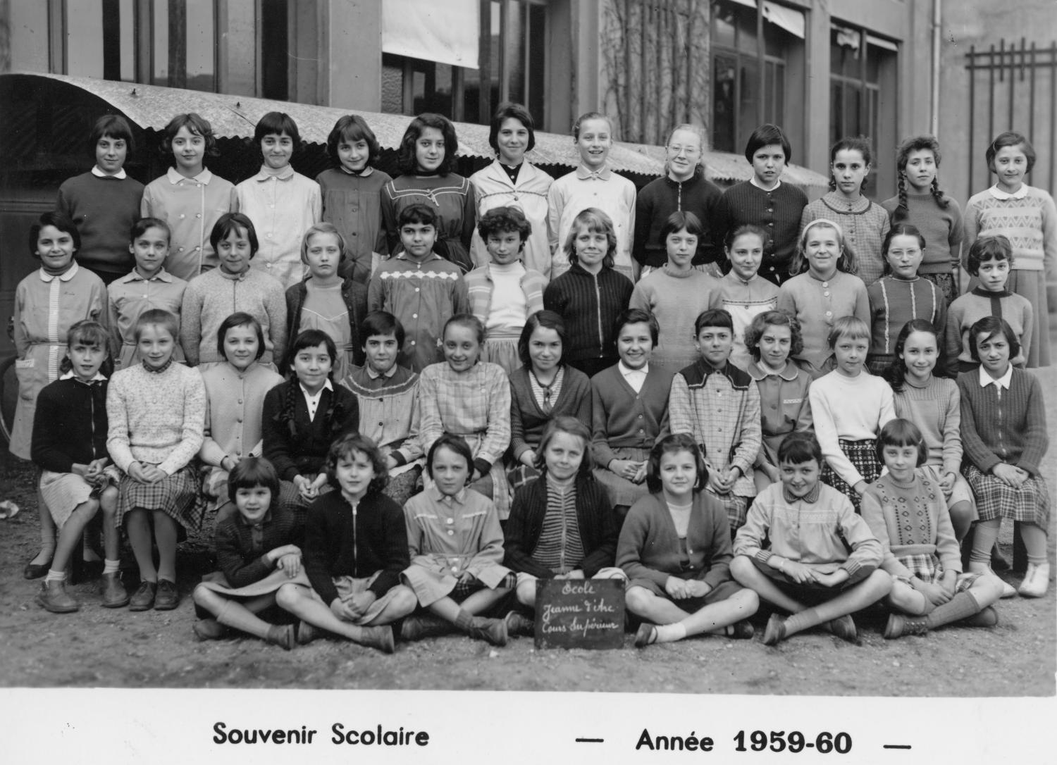 [Souvenir scolaire : école Jeanne-d'Arc à Vaulx-en-Velin, cours supérieur (année 1959-1960)]