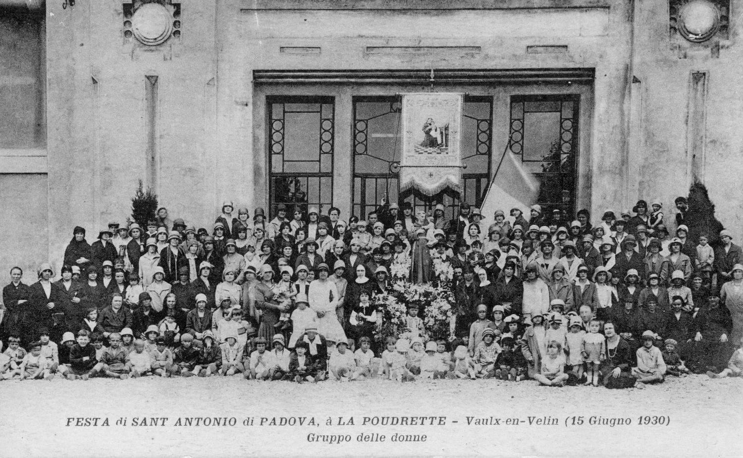 Festa di Sant Antonio di Padova, à la Poudrette - Vaulx-en-Velin (15  Giugno 1930). Grouppo del donne
