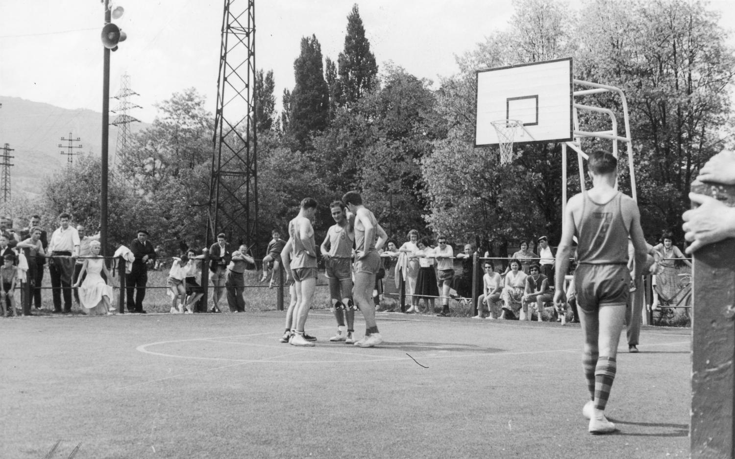 [Tournoi de basket inter-usines à Grenoble (Isère)]