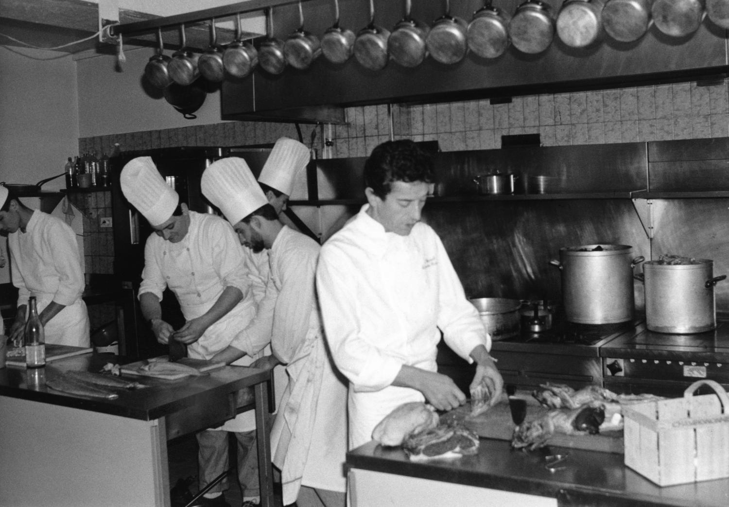 [Restaurant "Le Quatre Saisons" (Lucien Bertoli, gérant)]