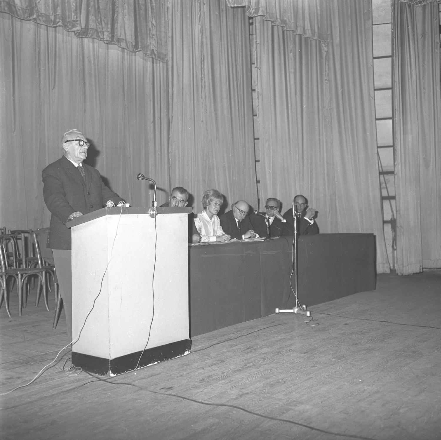 Conférence "Pour ou contre la peine de mort" (Jean Rostand)