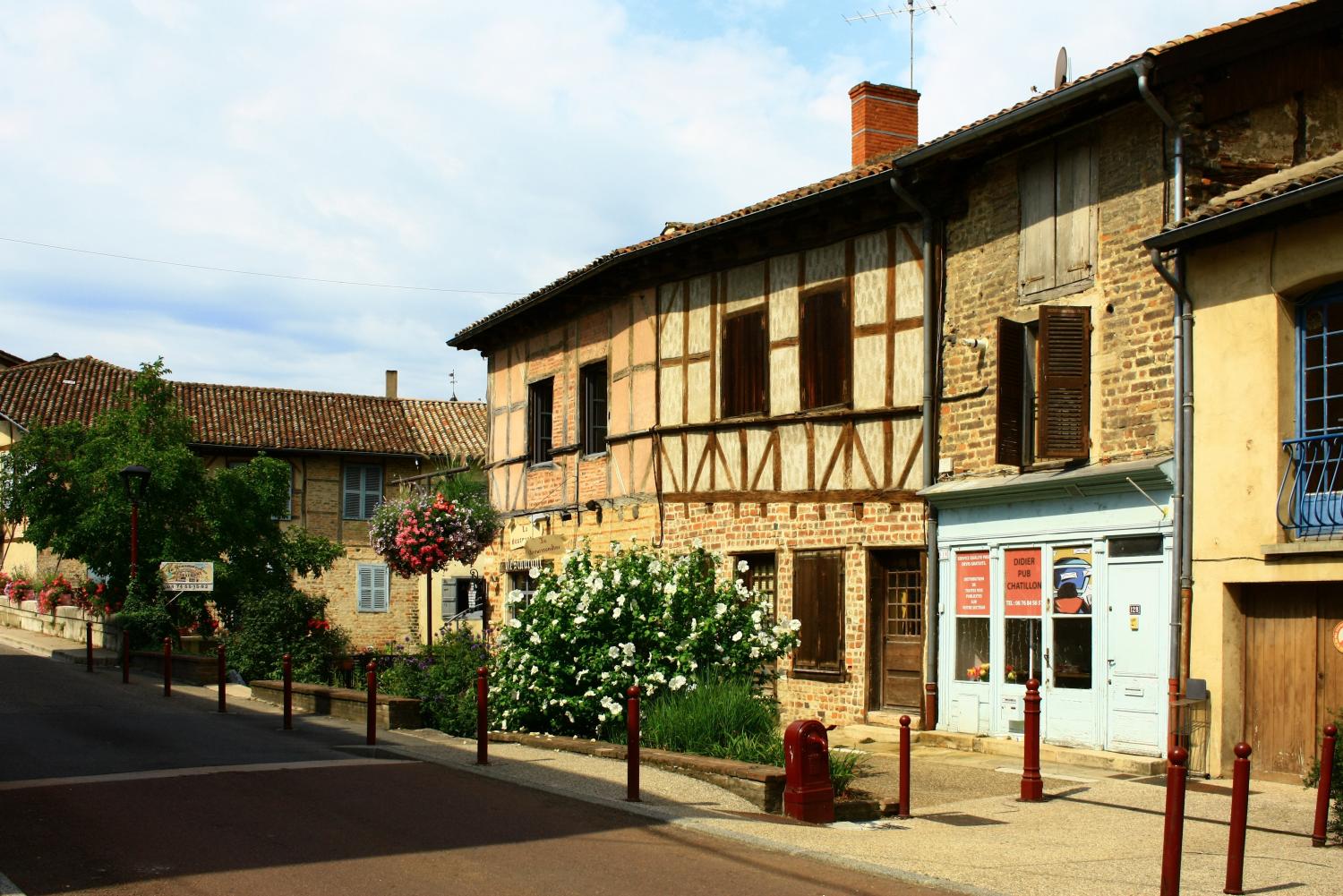 Châtillon-sur-Chalaronne, rue Pasteur