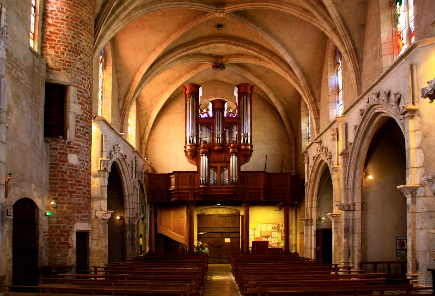Châtillon-sur-Chalaronne, église Saint-André et Saint-Vincent-de-Paul, orgue
