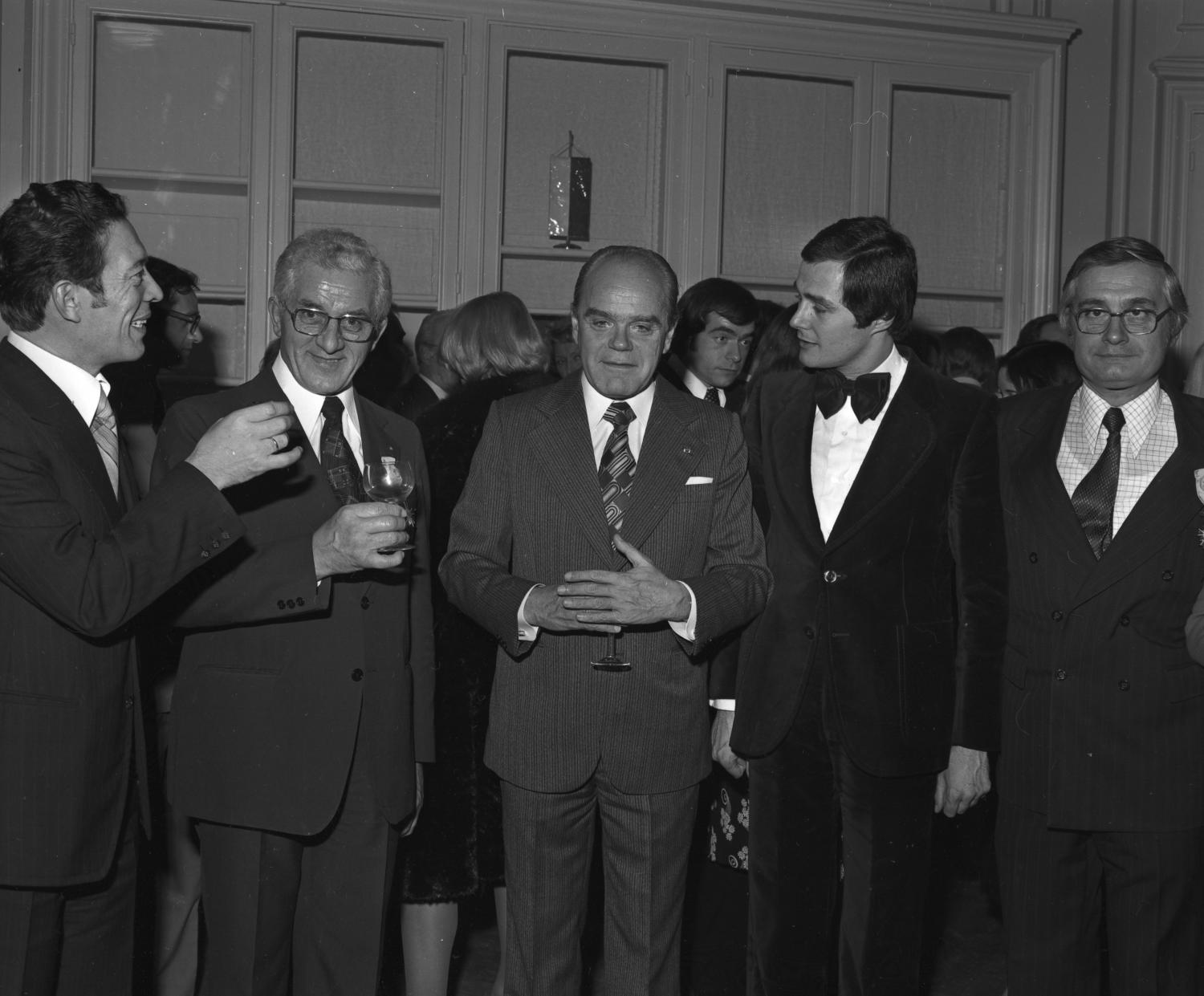 Remise de médailles à Roger Grivel par l'ambassadeur de Pologne à Lyon