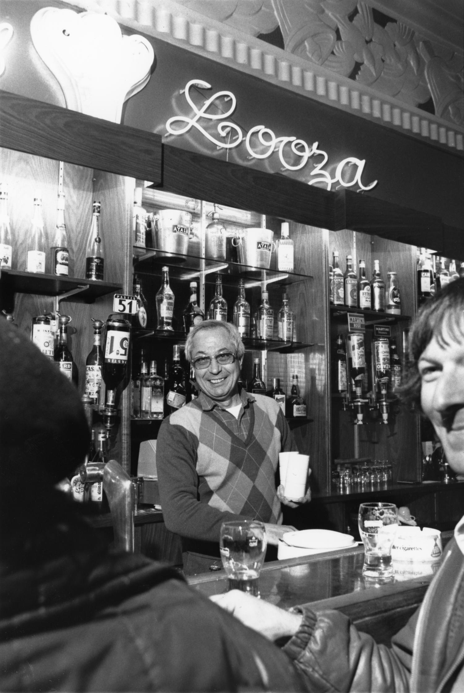 Photographes en Rhône-Alpes::[Café de la Cloche (Antoine Valls,  propriétaire-gérant)]