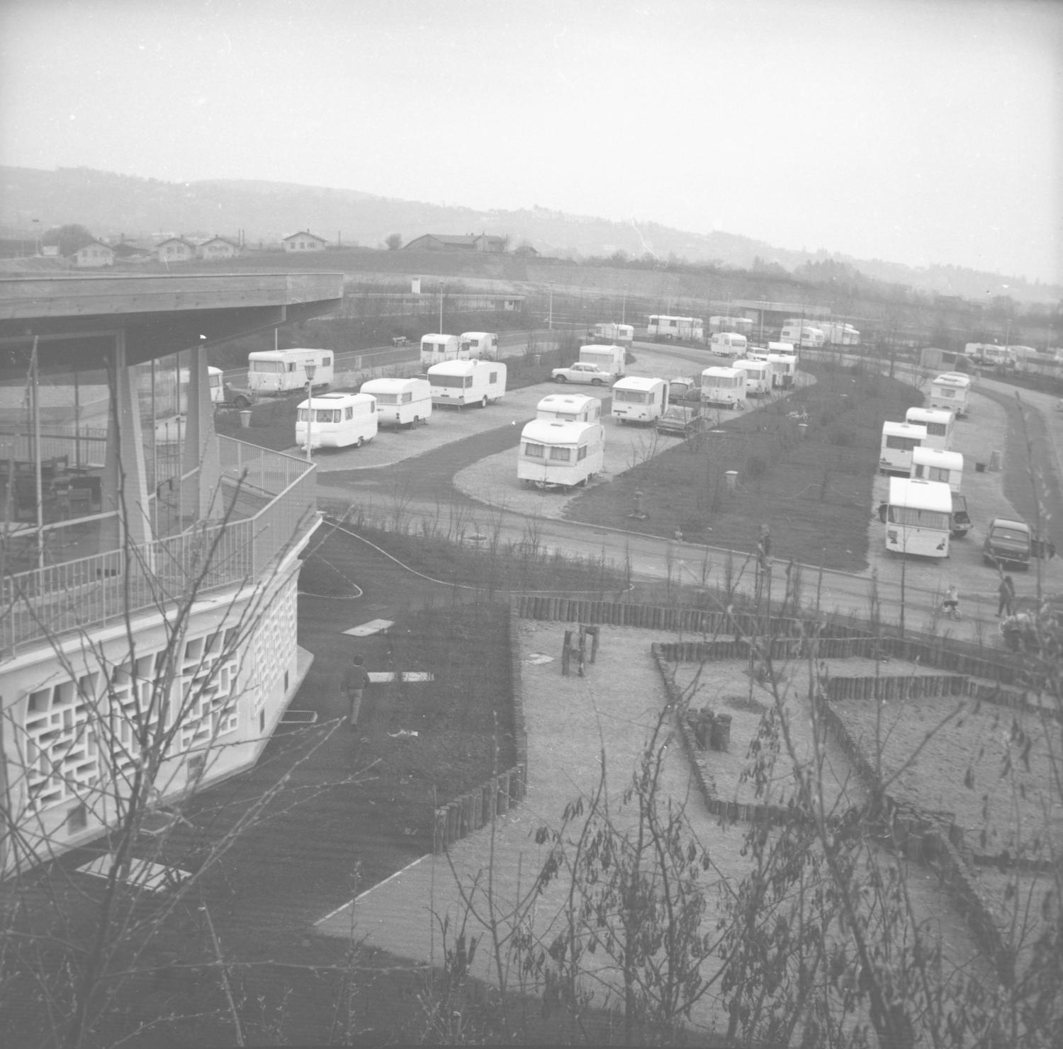 Création d'un camping-caravane aux portes de Lyon