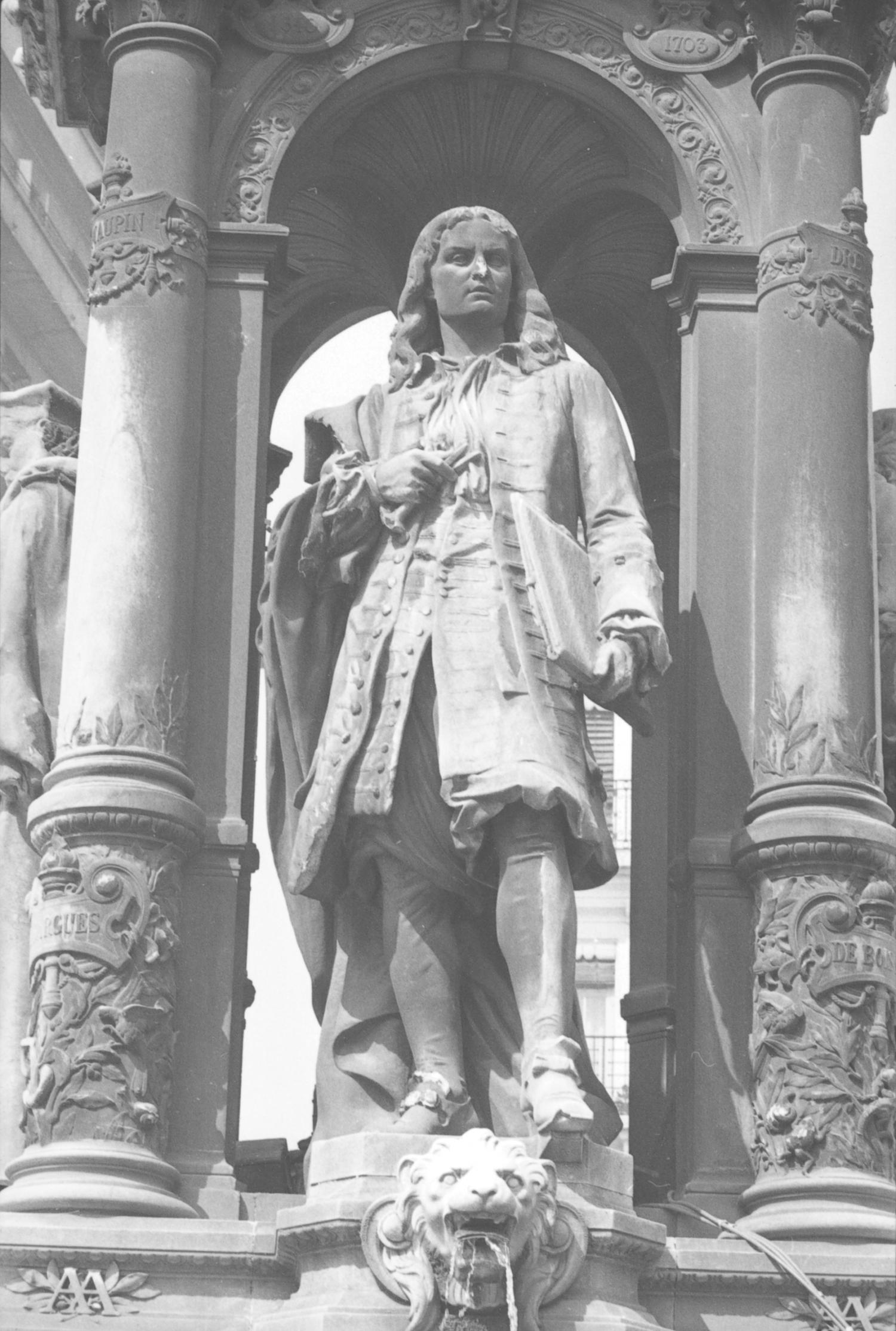 Statues de la place des Jacobins