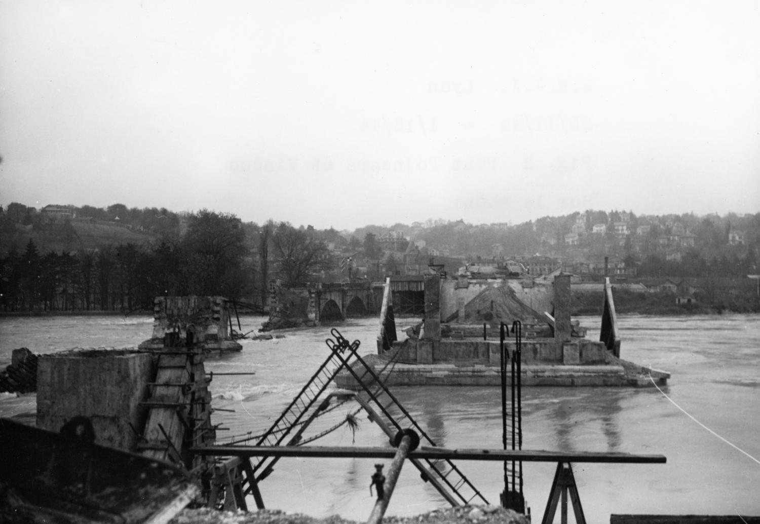 Pont Poincaré et viaduc sur le Rhône