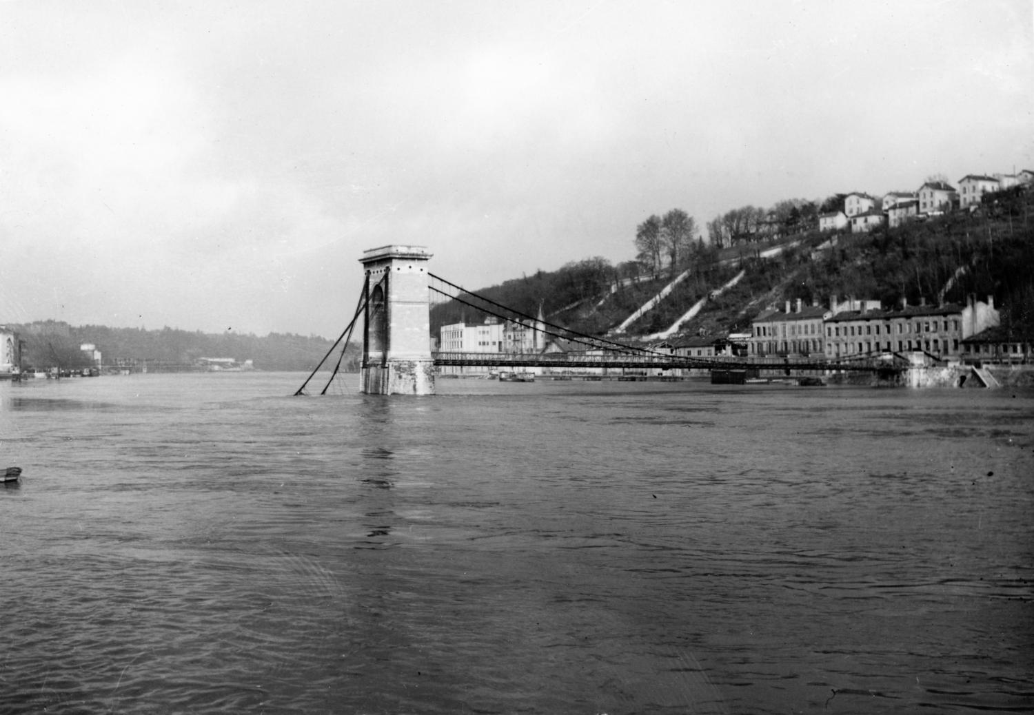 Pont Mazarik sur la Saône