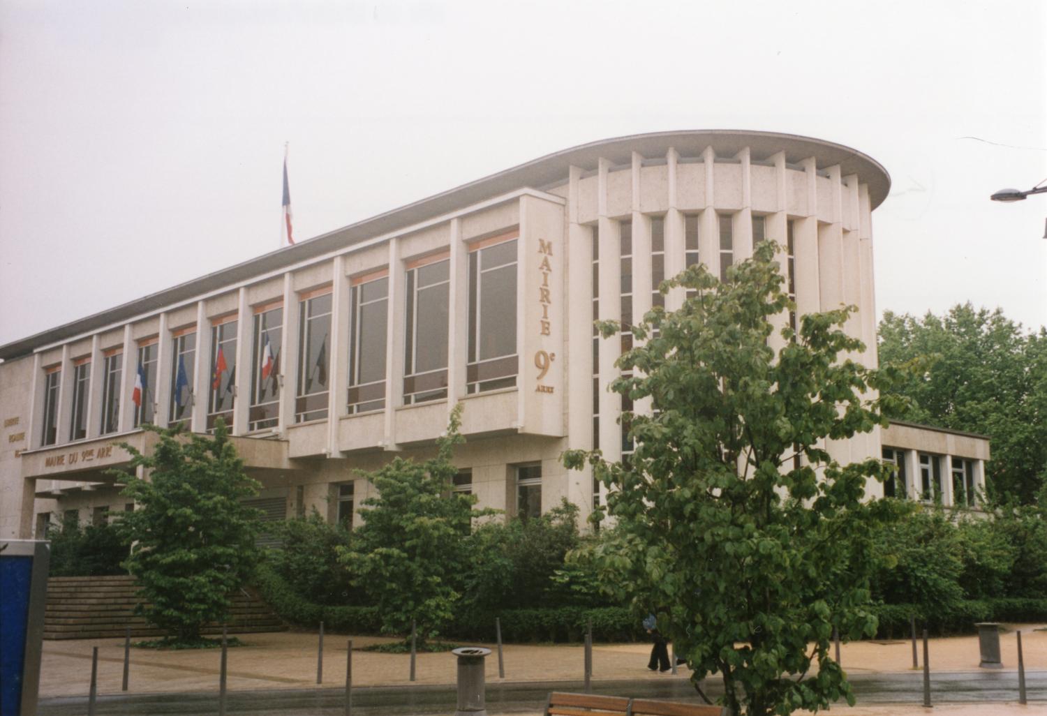 Place du Marché : mairie du 9e arrondissement