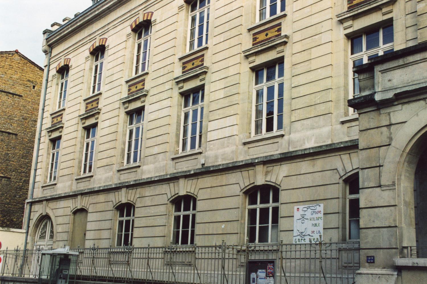 22, rue Saint-Cyr : groupe scolaire de la Gare d'Eau